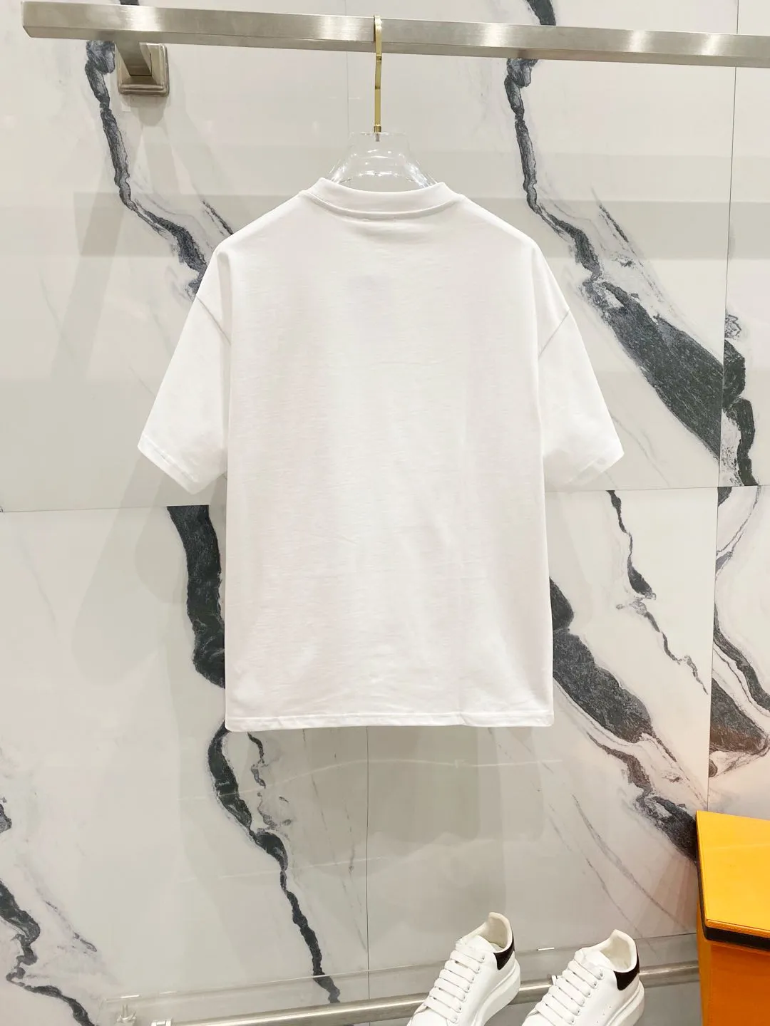 🅿️180 CELINE 260g round neck short-sleeved T-shirt, simple small letter LOGO printing logo, official synchronization, high version, high quality, fashionable personality, versatile trend, pure original quality, original fabric, tag, collar label, washed wheat, three labels complete, color: black, white. Size: XS-L