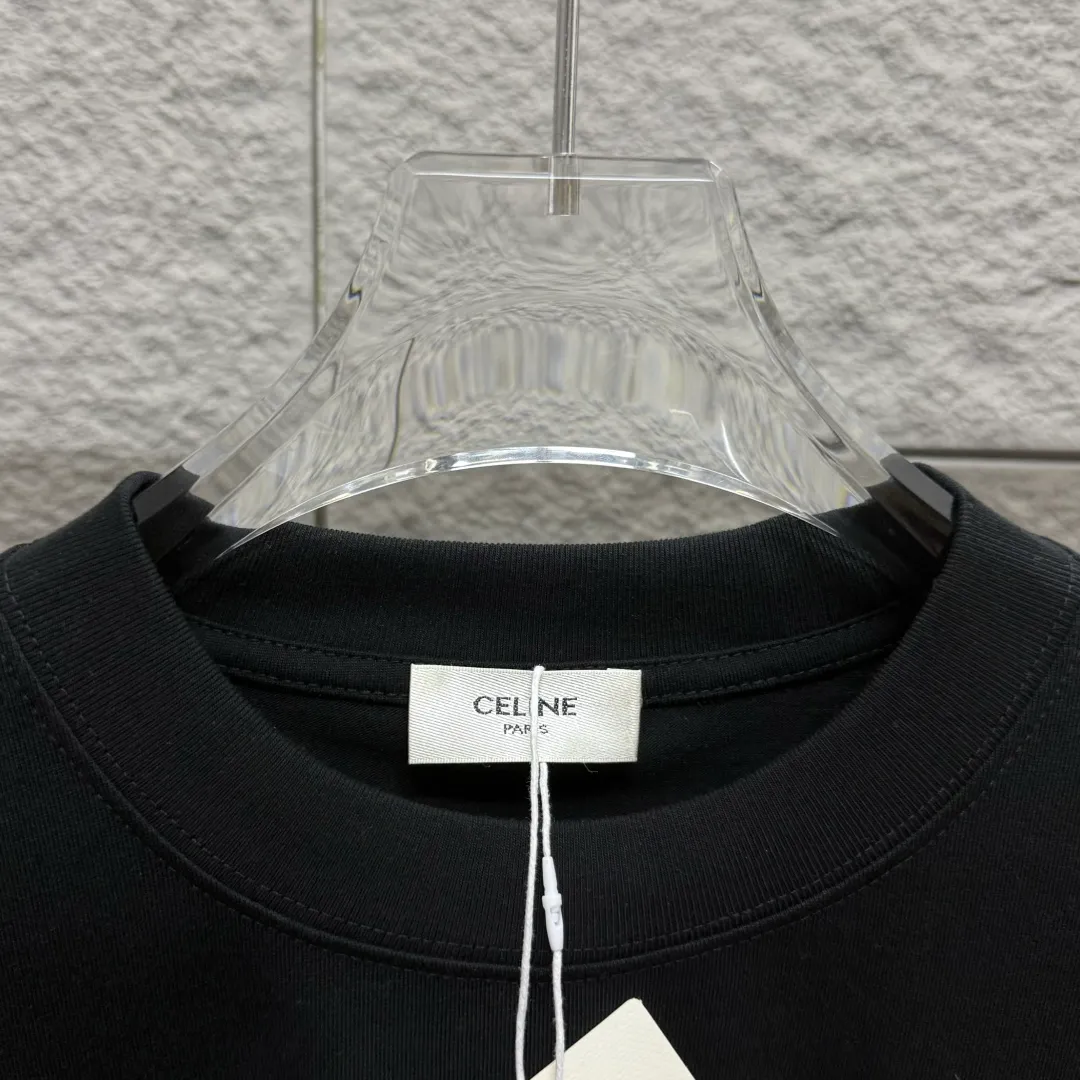 🅿️180 Celi*ne 2025 spring and summer style, simple letters, flocking technology, personalized logo, customized double yarn plain cotton fabric, short-sleeved T-shirt, same style for men and women. Size: S (90-130 catties) M (120-150 catties) L (140-165 catties) XL (160-180 catties) XXL (180-210 pounds) Color: black white