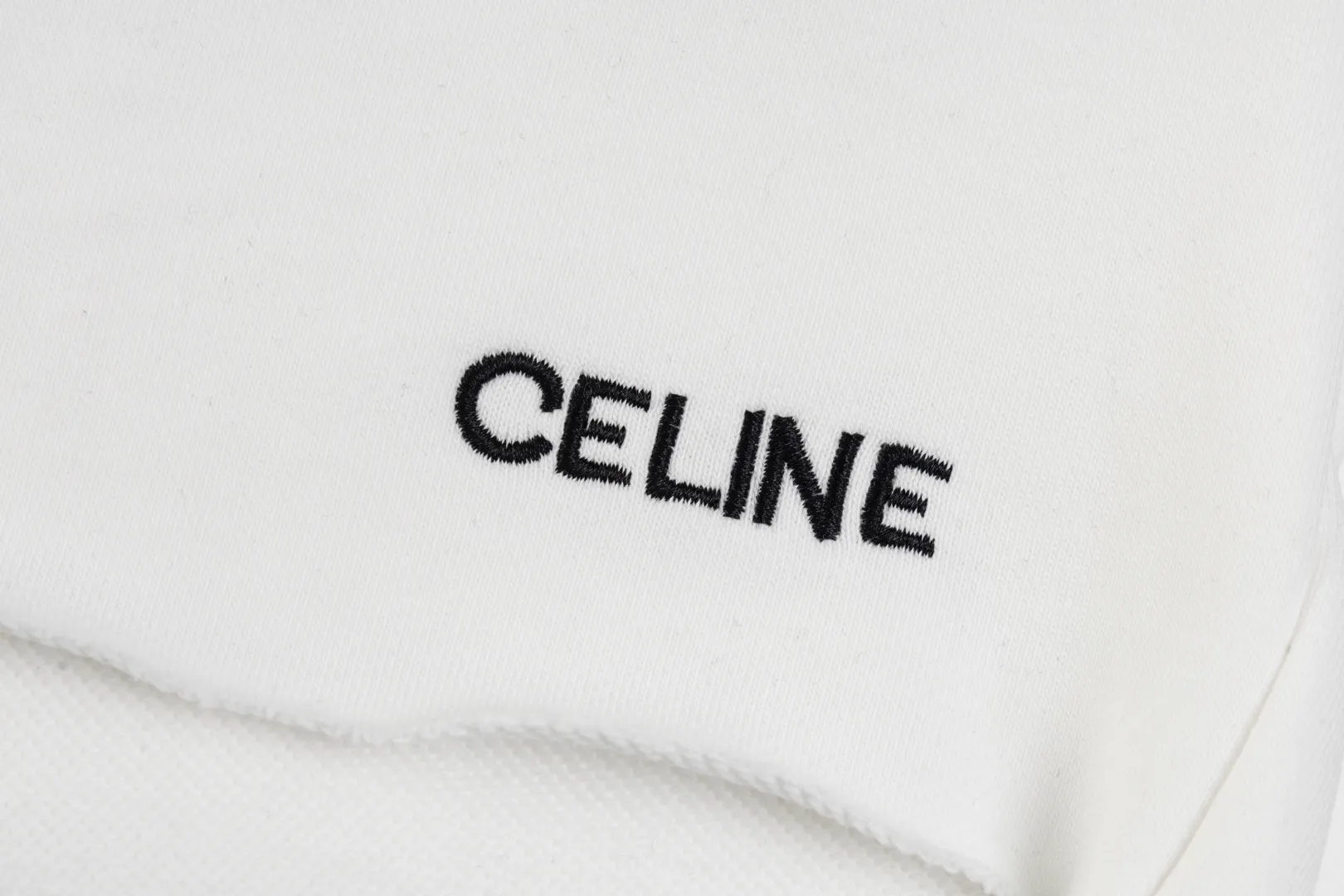 🅿️200 Celine 25SS counters are selling new printed shorts. Custom-woven and dyed 400g fabric. Logo-printed shorts. Versatile and low-key. Tight and three-dimensional. Customized logo hardware. Very detailed. Yb YB is available in two colors at the same time. Same style for men and women. Size: XS-L
