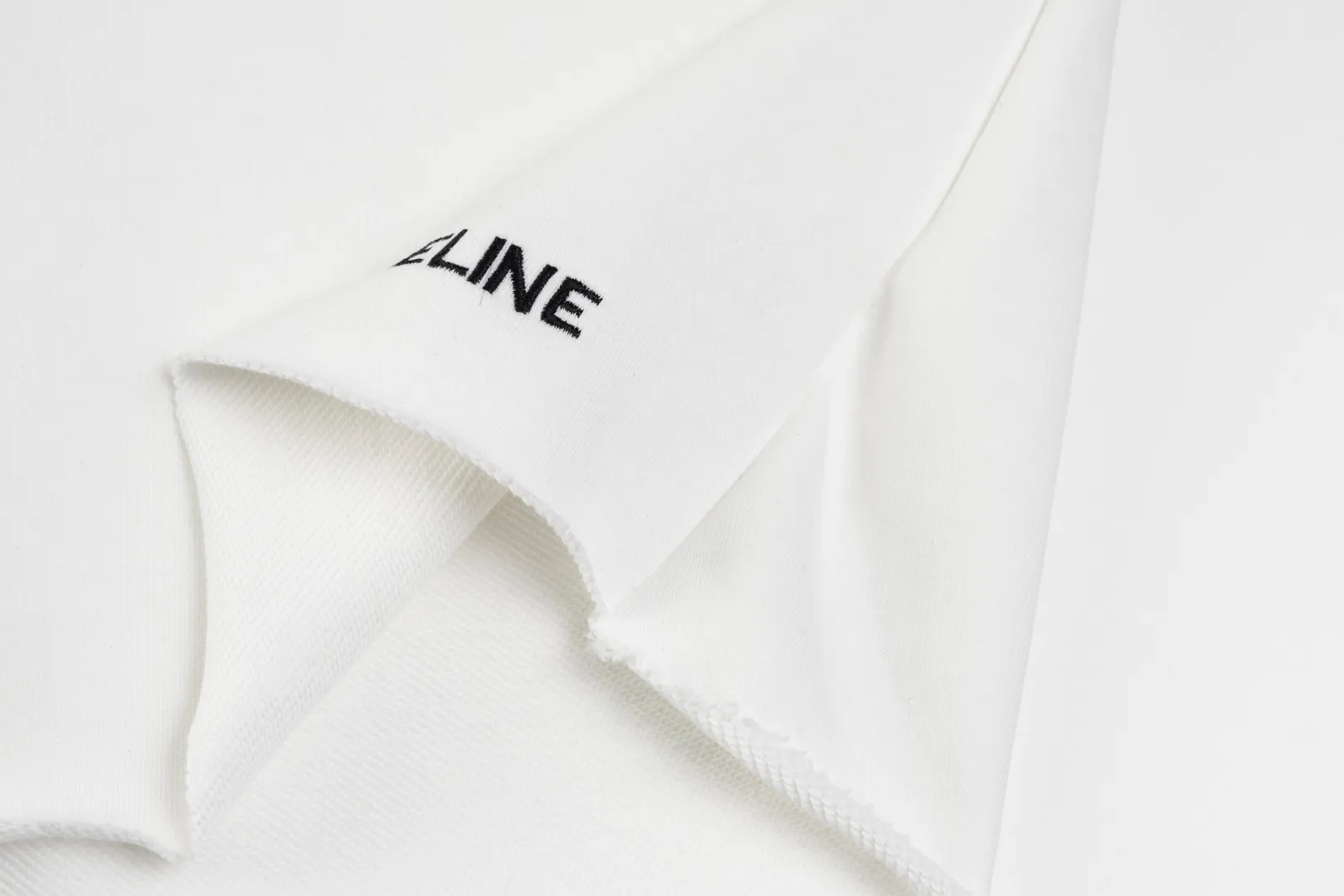 🅿️200 Celine 25SS counters are selling new printed shorts. Custom-woven and dyed 400g fabric. Logo-printed shorts. Versatile and low-key. Tight and three-dimensional. Customized logo hardware. Very detailed. Yb YB is available in two colors at the same time. Same style for men and women. Size: XS-L