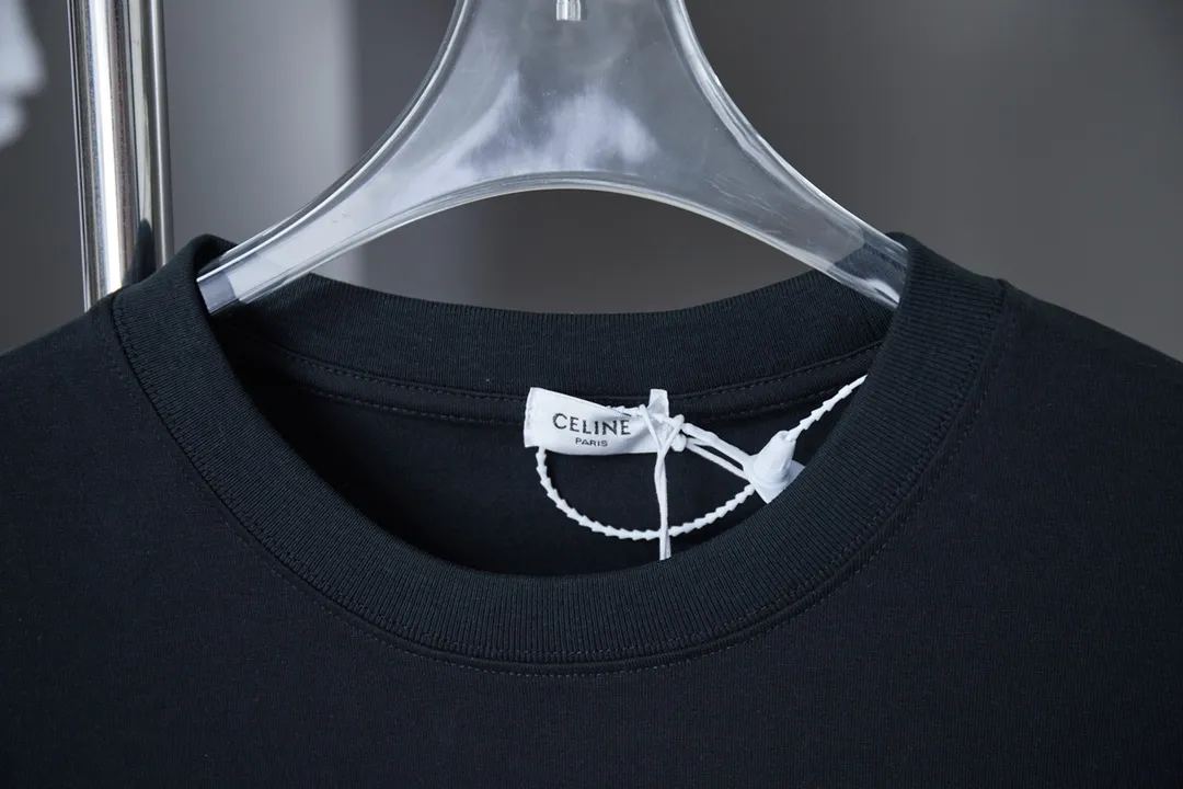 🅿️180 CELIN* 25SS early spring new style embroidered letter printed short sleeves, light luxury, essential item for daily commuting for men and women, correct version, welcome to compare, detailed features · 320g 100% pure cotton double yarn jersey fabric · Custom dyed in the same cylinder, special thickened 32 pieces double-strand 1X1 thread · Needle embroidered letter logo on the front. Classic icon screen printing on the sleeves · Double-needle sewing and cross-seam technology · Original main mark, washed tag, brand moisture-proof paper packaging Color: black/white Size: S/M/L/XL