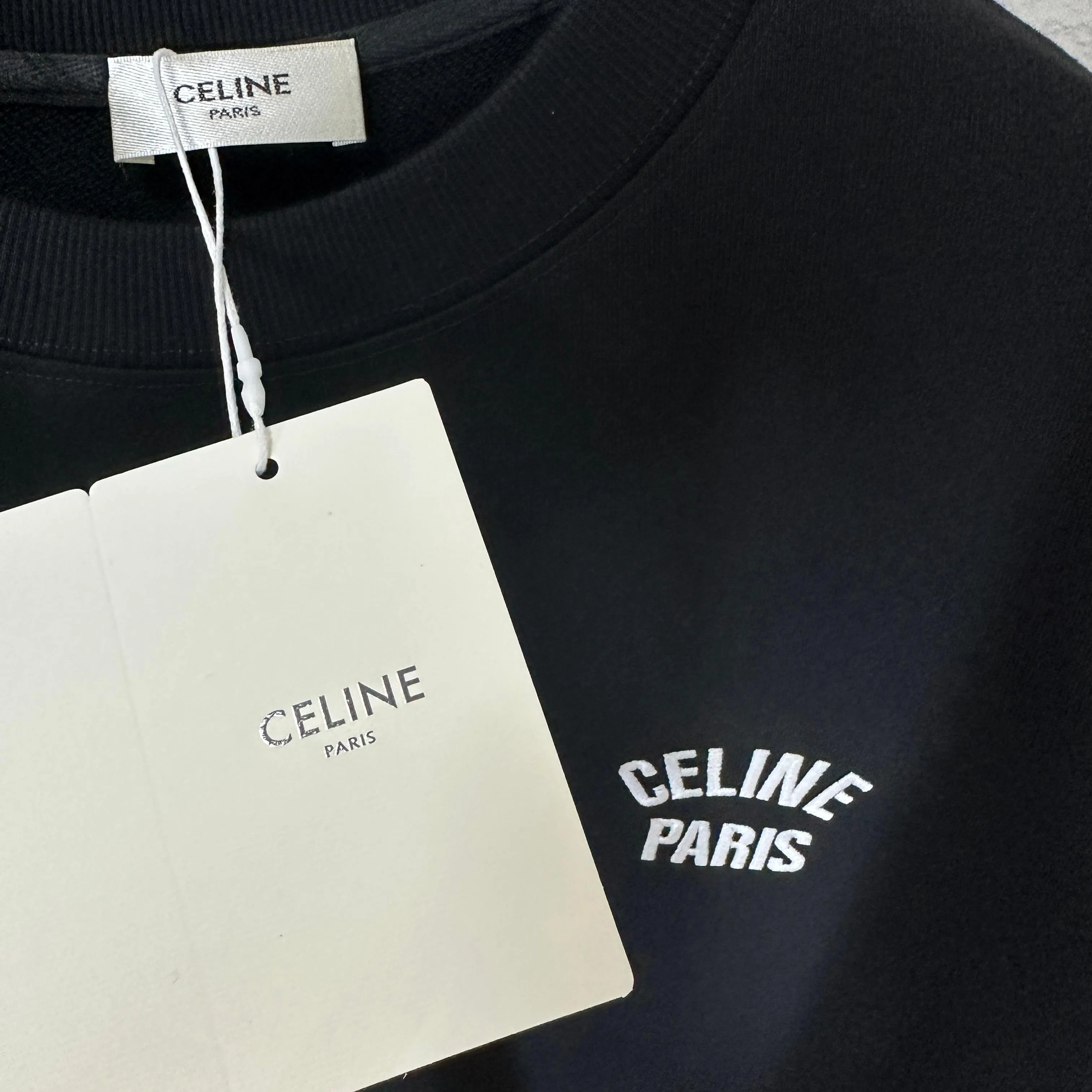 🅿️250 Celi* Celi Celin 2025 early autumn and winter new style Simple black and white letter embroidery personalized logo Customized terry fabric Long-sleeved sweatshirt Unisex Size: S (90-130 catties) M (120-150 catties) L (140-165 catties) XL (160-180 catties) XXL (180-210 catties) Color: black white