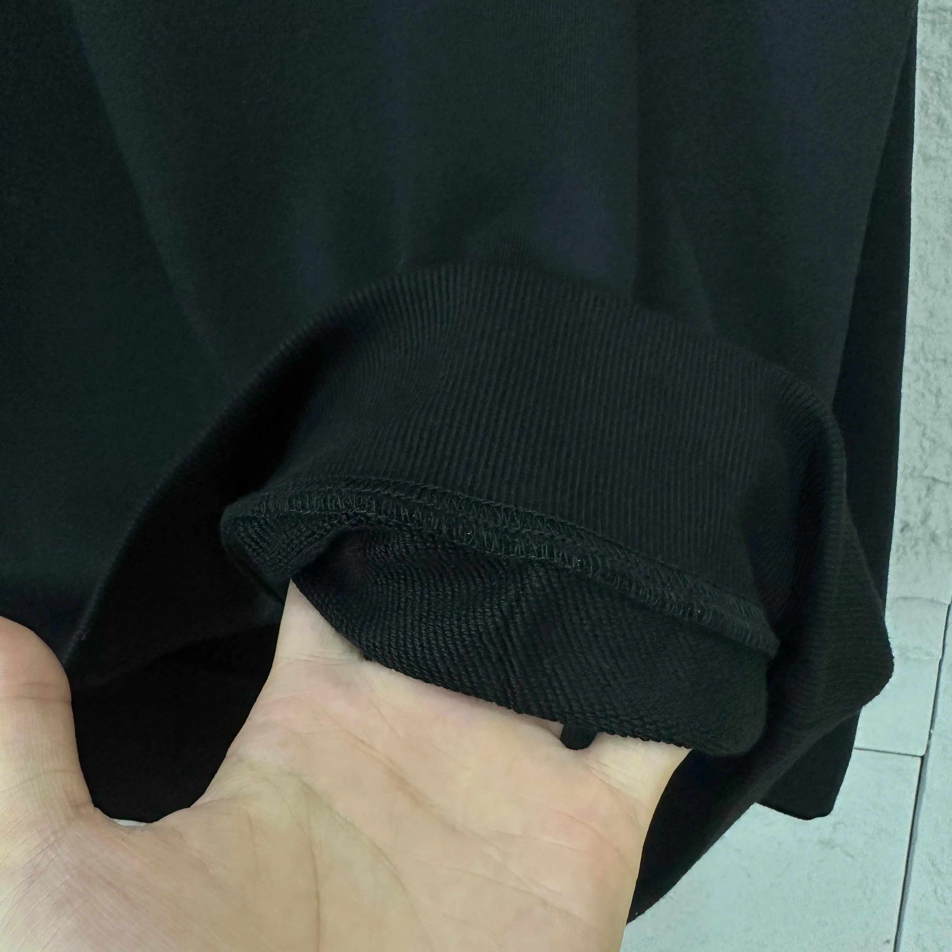 🅿️250 Celi* Celi Celin 2025 early autumn and winter new style Simple black and white letter embroidery personalized logo Customized terry fabric Long-sleeved sweatshirt Unisex Size: S (90-130 catties) M (120-150 catties) L (140-165 catties) XL (160-180 catties) XXL (180-210 catties) Color: black white