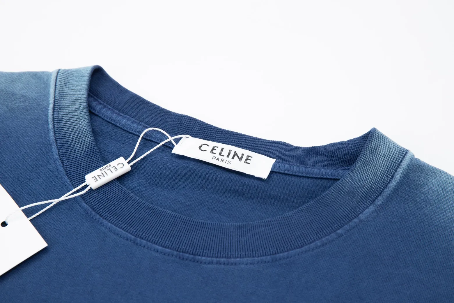 🅿️220 High quality ✨Céline✨🆕 Classic logo letter pattern short sleeves, official website synchronized, pure cotton fabric at the counter! Comfortable against the skin, durable and easy to wear, classic and simple logo design, meticulous original craftsmanship, customized 290G same vat dyed fabric, very comfortable to the touch, latest brick cabinet synchronization, OS off-shoulder version, fashionable and personalized, super versatile and good-looking, very suitable for both men and women, a must-have style, tag, collar label, washed wheat, complete with three labels, black, blue, green, 3️⃣ colors S M L XL
