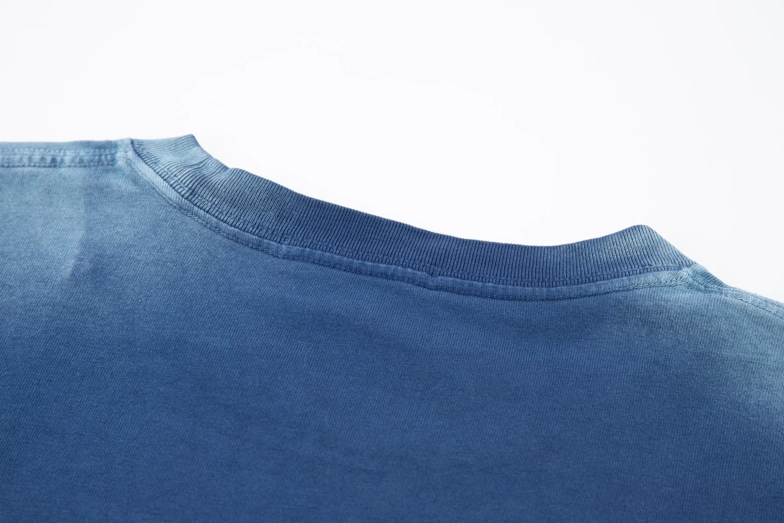 🅿️220 High quality ✨Céline✨🆕 Classic logo letter pattern short sleeves, official website synchronized, pure cotton fabric at the counter! Comfortable against the skin, durable and easy to wear, classic and simple logo design, meticulous original craftsmanship, customized 290G same vat dyed fabric, very comfortable to the touch, latest brick cabinet synchronization, OS off-shoulder version, fashionable and personalized, super versatile and good-looking, very suitable for both men and women, a must-have style, tag, collar label, washed wheat, complete with three labels, black, blue, green, 3️⃣ colors S M L XL
