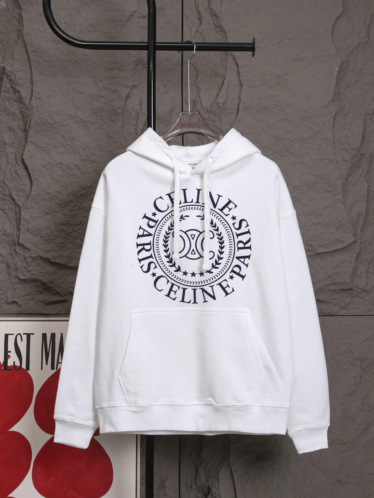 🅿️320 High Quality New Selin Hooded Sweatshirt Style No. B30 * Made of 450 custom-woven and dyed high-gram weight tripe pure cotton sweatshirt fabric. The fabric feels thick and has a certain sense of self-weight. The bottom has a dense and rough terry texture. It is close to the skin and has excellent warmth retention. You will not feel any discomfort at all! *The color on the front chest is clear, with Selling's obvious logo added, and the lines are smooth and smooth without falling off and deforming when washed *This design is based on classics and simply and clearly shows the brand's high-end luxury identity. Same style for men and women 𝐂𝐎𝐋𝐎𝐔𝐑: black, white 𝐒𝐈𝐙𝐄: S- xl