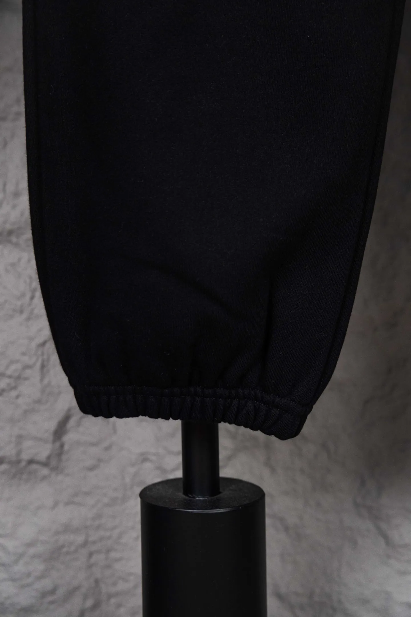 🅿️200 Style No.: M251CELINE/Celine Webbing Letter Logo Sports Casual Pants, Street-Breaking Artifact, OOTD Wear Magic, The Color is Very Positive, Very Eye-catching! Knitted cotton fabric supplied by customers. It is refreshing and breathable against the skin. It is a casual trouser for all seasons. It is also very breathable and dry in summer and will not get greasy when worn close to the body. The lining is moisture-wicking terry cotton. The overall design of the trousers is very clean. The white color of Klein blue does not need any decoration. The CE white letter embroidery logo on the pocket is gorgeous and Raven, highlighting the style of the main body. The elastic waistband + drawstring are matched with the design of the trouser leg cuffs. The whole thing is a FEEL for fashionistas! Simple, clean and trendy as hell! Size：S-XL