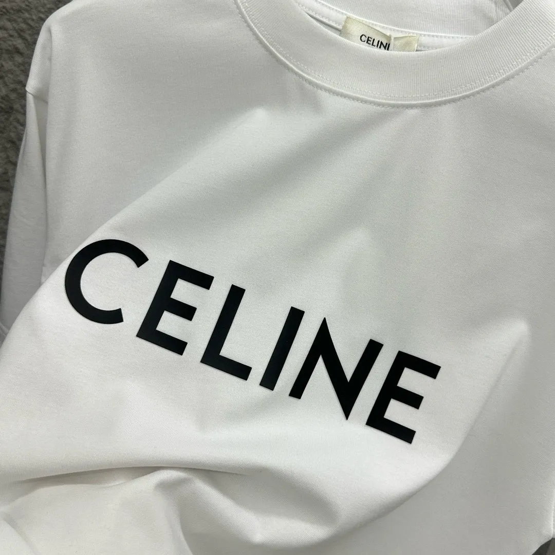 🅿️180 Celine* Celine Celine 2025 spring and summer style Simple letter three-dimensional thick plate silicone personalized logo Customized double yarn plain cotton fabric Short-sleeved T-shirt Unisex Size: S (90-130 catties) M (120-150 catties) L (140-165 catties) XL (160-180 catties) XXL (180-210 pounds) Color: black white