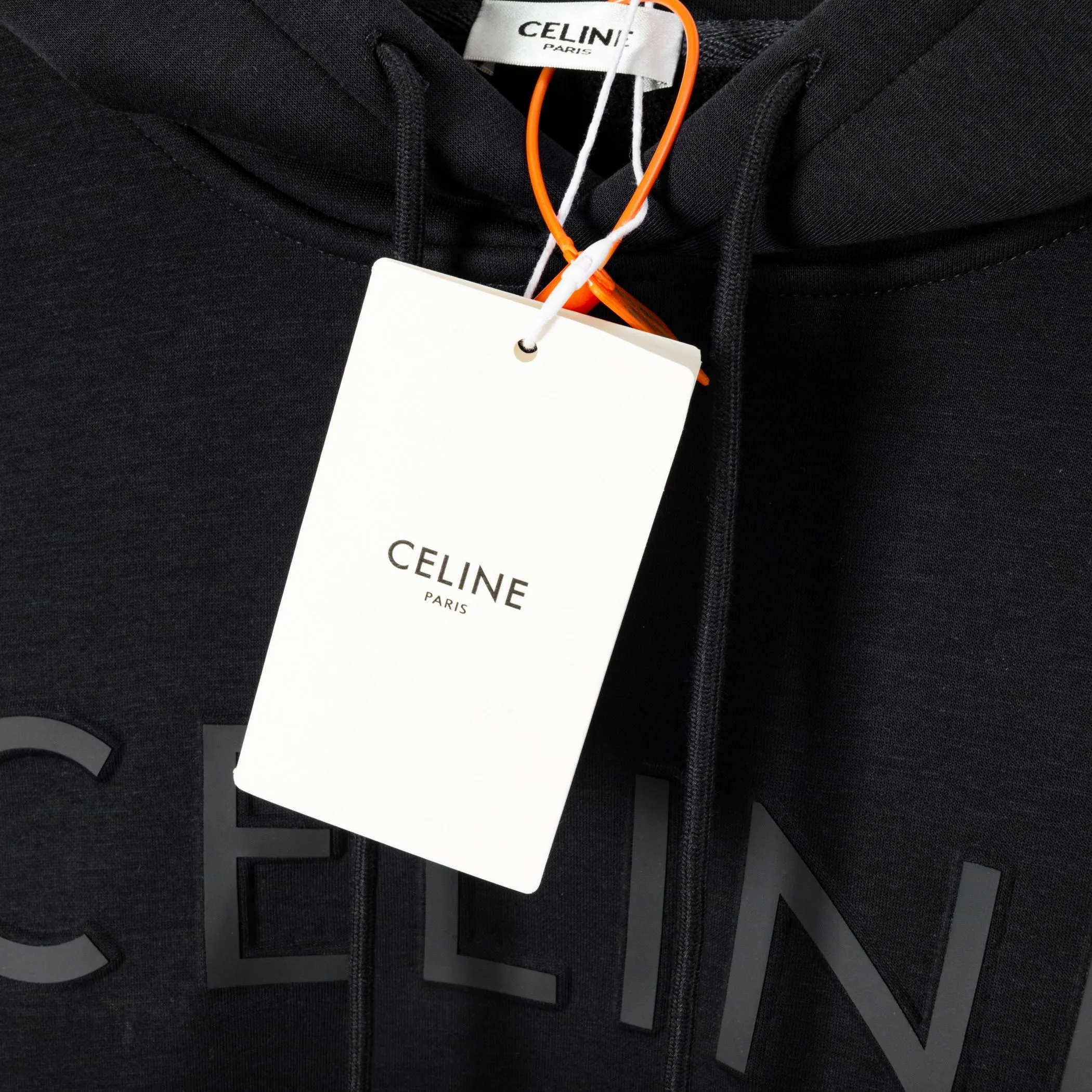 🅿️340 CELINE autumn and winter velvet hooded sweatshirt. The fabric is comfortable and soft. Composite Austrian velvet, fine workmanship. It also brings the trend of special craftsmanship, custom dyeing, complete with three standards. Non-market ordinary version. Compare at will. Quality is absolutely guaranteed. Color: black, white, navy blue. Size: S M L XL [Style No. A3331]