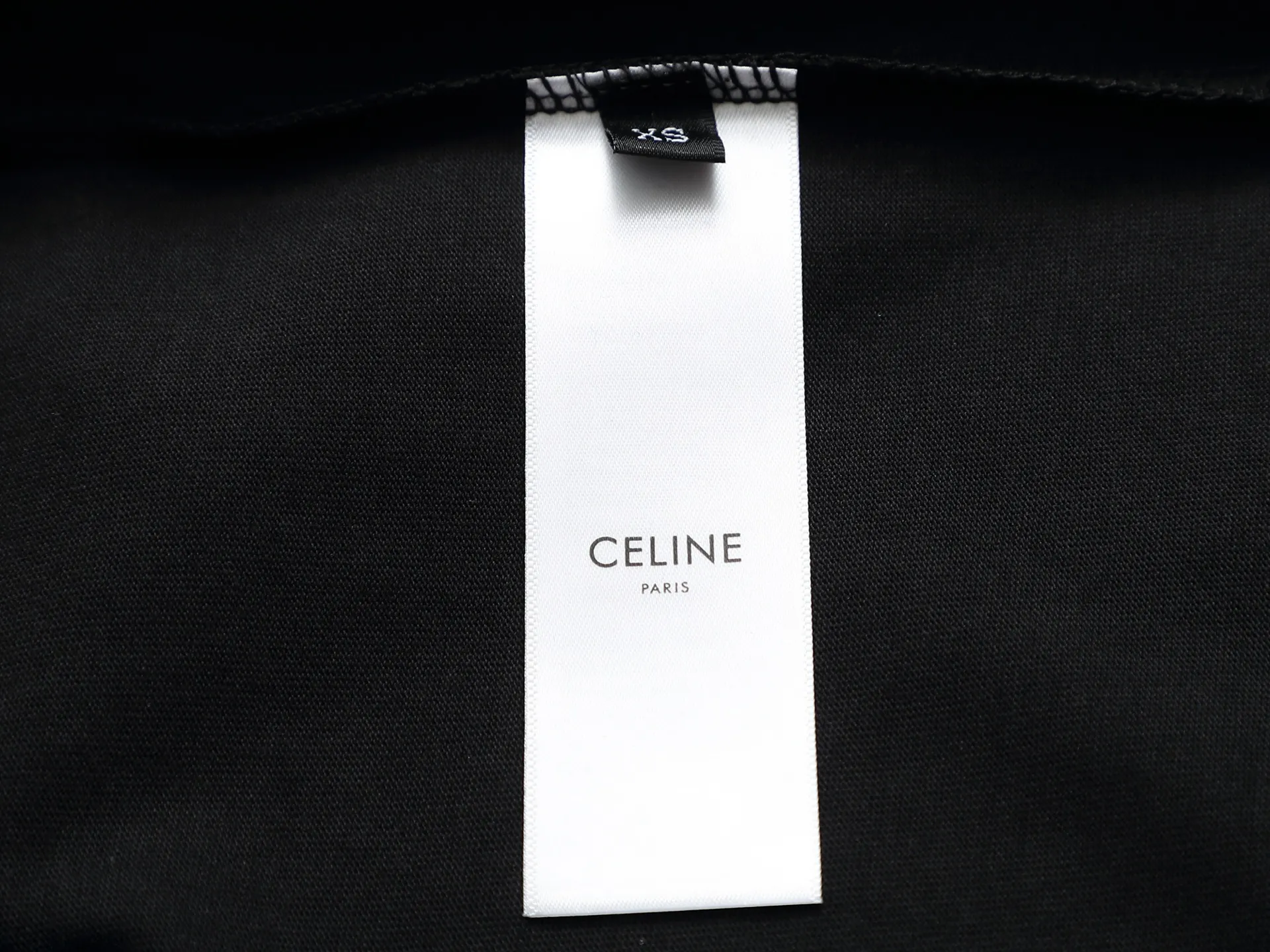 🅿️170 [Boutique] CELINE 3D three-dimensional embossed short-sleeved fabric: specifications are made of solid 280g 100% cotton, Lamborghini in knitting, custom-woven and dyed! It is a highly sensitive special color. Our requirement for the fabric is to use imported dyes under UV light and D65 light. It took half a month to adjust the color. The color thickness cannot be achieved by ordinary dyes. The cost of the fabric is twice that of ordinary color fabrics. The cost is extremely expensive!                  Printing: Using imported glue, no burrs, the printing texture is clearly visible, the printing details can be seen in the picture, the thickness and texture are completely restored, the wiring workmanship is produced with high requirements, and it is impeccable! Packaging: 12C thickened packaging bag, supporting thickened glossy paper and anti-counterfeiting buckle.                          Size: XS S M L
