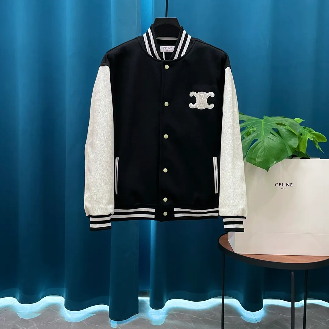 🅿️410 Celine➡️Celine runway style baseball jacket. I ordered the original model and took a month to finally ship it. I love it so much. The upper body is really handsome. A Douyin blogger said that this year's new jacket will become a future trend. If you look through street photos, you will find that celebrities regard it as a collectible jacket, a must-have item for men and women who want light luxury for commuting. Developing the highest version on the entire network, it took 1 month to customize and the cost was extremely high. The German imported flat-machine made custom-woven wool jacquard threads, using the first layer of imported lambskin. The pleated texture is unparalleled. It is hand-cut and meticulously crafted. The stitching position is very technical. Whether the whole garment is good or not depends on this position. Top-notch workmanship and details can stand the test. A full set of customized accessories, the letters are clear and perfectly restored without any difference. High-end atmosphere and full grade! The entire dress is exclusively customized with heavy craftsmanship. The towel patch embroidery is perfectly combined with craft embroidery and precise stitching! Absolute craftsmanship quality!