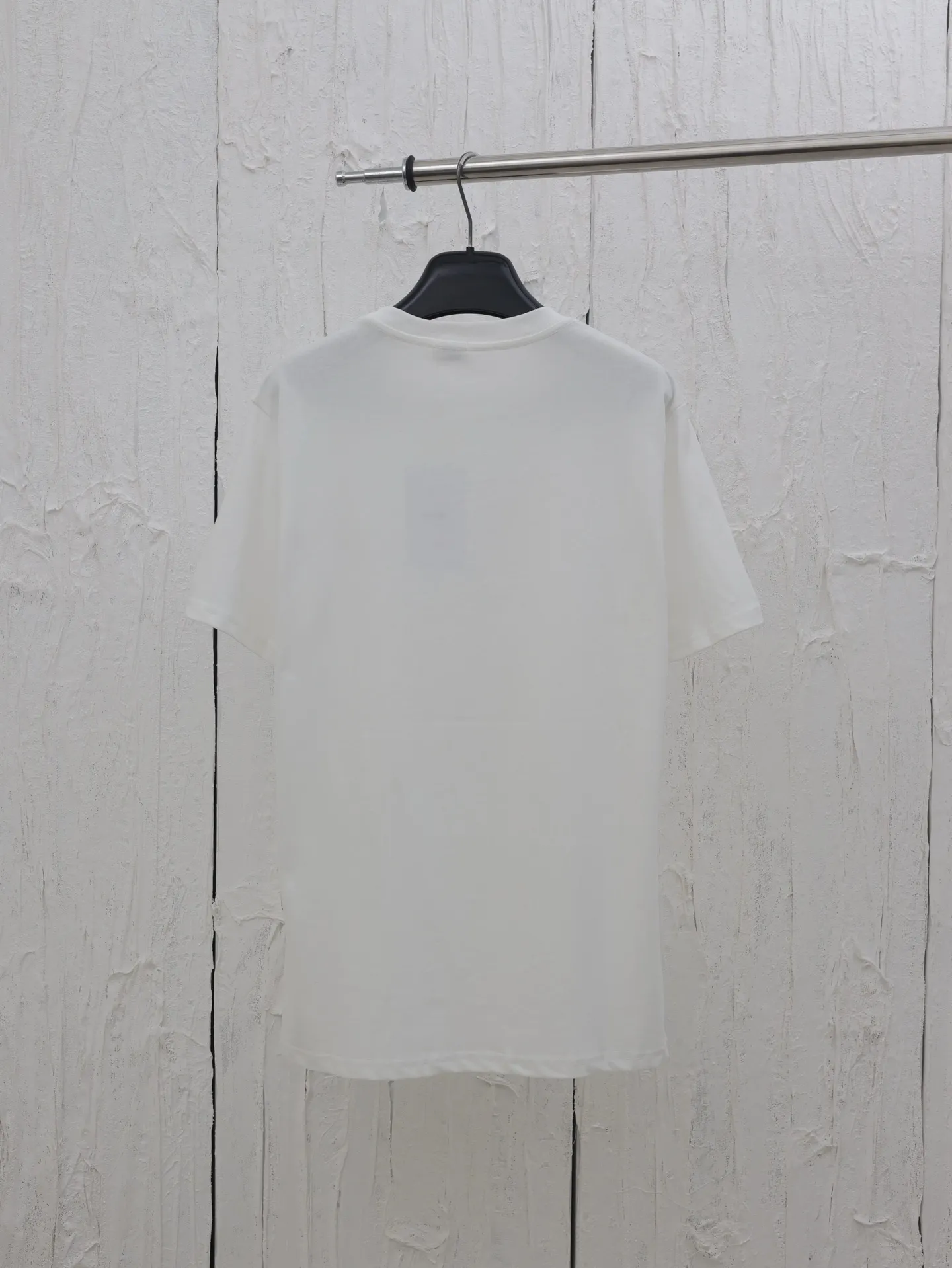 🅿️230 CELIN*/Celine 25SS spring and summer Arc de Triomphe embroidered short-sleeved fabric. The fabric is made of 40 double strands. It feels soft, comfortable and skin-friendly. Simple to the extreme, it is fashionable. The simplest classic white T-shirt is the most touching. The craftsmanship uses three-dimensional embroidery of the imported machine letters on the chest Logo. Exquisite workmanship and distinct layers. The fabrics have been washed and have a better hand texture. Not easy to deform, not easy to shrink, not easy to fade, and maintain long-term beauty. Size：S/M/L/XL