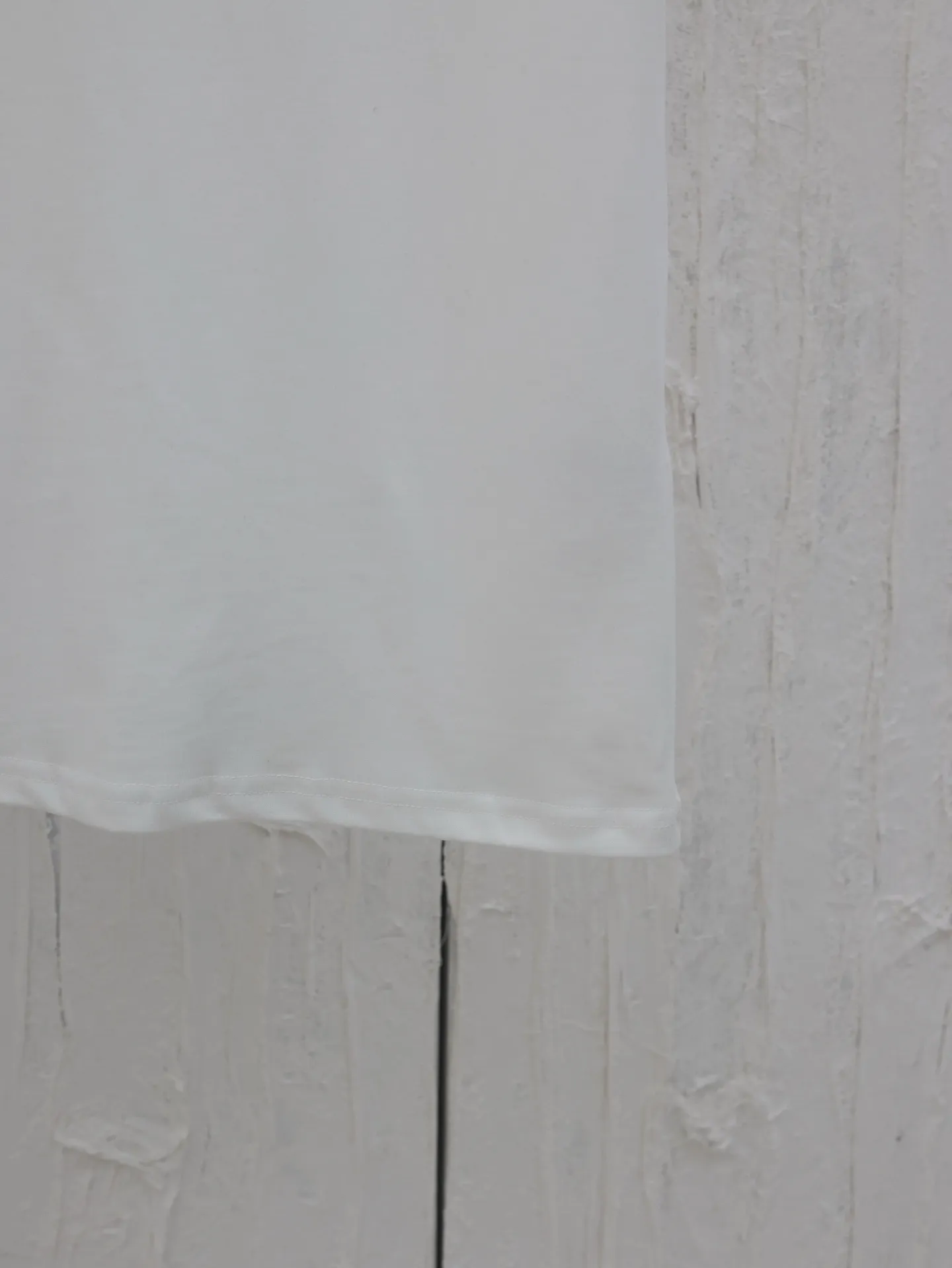 🅿️230 CELIN*/Celine 25SS spring and summer Arc de Triomphe embroidered short-sleeved fabric. The fabric is made of 40 double strands. It feels soft, comfortable and skin-friendly. Simple to the extreme, it is fashionable. The simplest classic white T-shirt is the most touching. The craftsmanship uses three-dimensional embroidery of the imported machine letters on the chest Logo. Exquisite workmanship and distinct layers. The fabrics have been washed and have a better hand texture. Not easy to deform, not easy to shrink, not easy to fade, and maintain long-term beauty. Size：S/M/L/XL