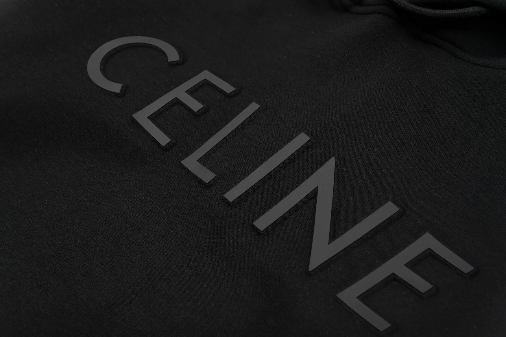 🅿️340 CELINE autumn and winter velvet hooded sweatshirt. The fabric is comfortable and soft. Composite Austrian velvet, fine workmanship. It also brings the trend of special craftsmanship, custom dyeing, complete with three standards. Non-market ordinary version. Compare at will. Quality is absolutely guaranteed. Color: black, white, navy blue. Size: S M L XL [Style No. A3331]