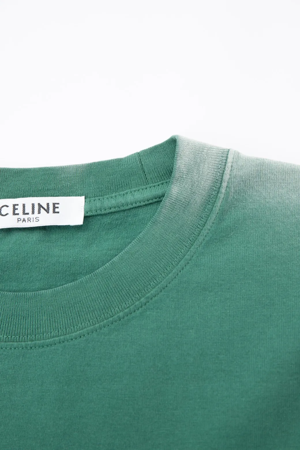 🅿️220 High quality ✨Celine✨🆕Classic logo letter pattern short sleeves. Official website synchronization, pure cotton fabric at the counter! Comfortable against the skin, durable and easy to wear, classic and simple logo design, meticulous original craftsmanship, customized 290G same vat dyed fabric, very comfortable to the touch, latest brick cabinet synchronization, OS off-shoulder version, fashionable and personalized, super versatile and good-looking, very suitable for both men and women, a must-have style, tag, collar label, washed wheat, complete with three labels, black, blue, green, 3️⃣ colors S M L XL