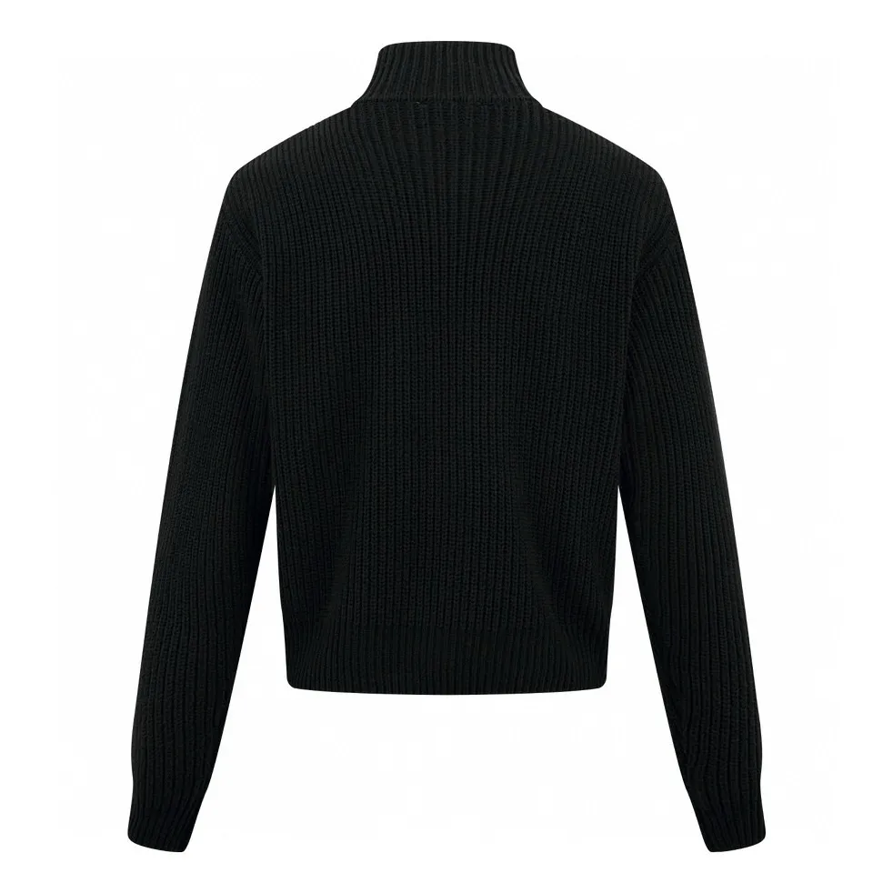 🅿️510 [Exclusive supply] Celine Arc de Triomphe zipper sweater jacket. The original purchase was RMB 12,500. The fabric is made of custom-woven soft blended wool worsted material. It has excellent texture and is comfortable and close to the skin. It is based on a deep black screen. The ultimate fusion of depth and elegance. The iconic Celine Arc de Triomphe logo embellishes the front. Simple and smooth zipper lines. Reconciliation of sophistication and dynamics. There is a sense of relaxation and taste in the silent place. With its unparalleled versatility, it has become an enduring classic in the fashion industry. It adopts imported machine embroidery technology and uses advanced computer control systems and precision mechanical components to achieve Arc de Triomphe embroidery operations with high precision and smooth and delicate lines. The garments are washed with soft and deodorizing technology. Professional washing equipment and specific detergents are used to deeply clean and deodorize the clothes to improve the feel and appearance of the clothes. Size:S-M-L-XL
