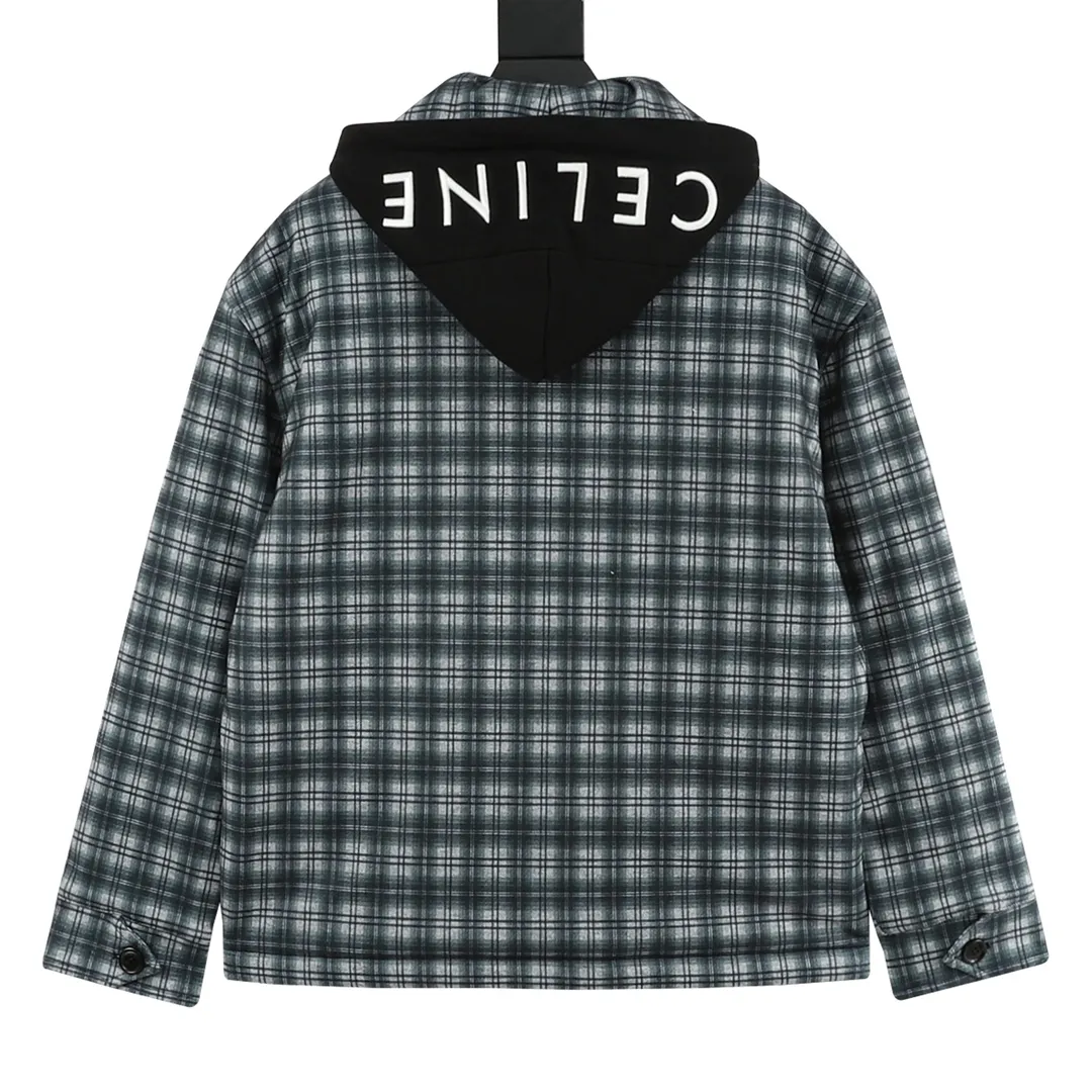 🅿️570 CELINE plaid cashmere hooded cotton jacket is made of high-quality cashmere fabric and has a unique hooded element, which is both practical and beautiful. As a classic element, the plaid pattern, combined with the cashmere fabric, makes the entire garment visually richer and more layered. According to Celine's consistent design concept, this jacket-style shirt has a crisp silhouette and a well-fitting cut, which can well modify the body lines and show the wearer's elegance. Size: XS-L