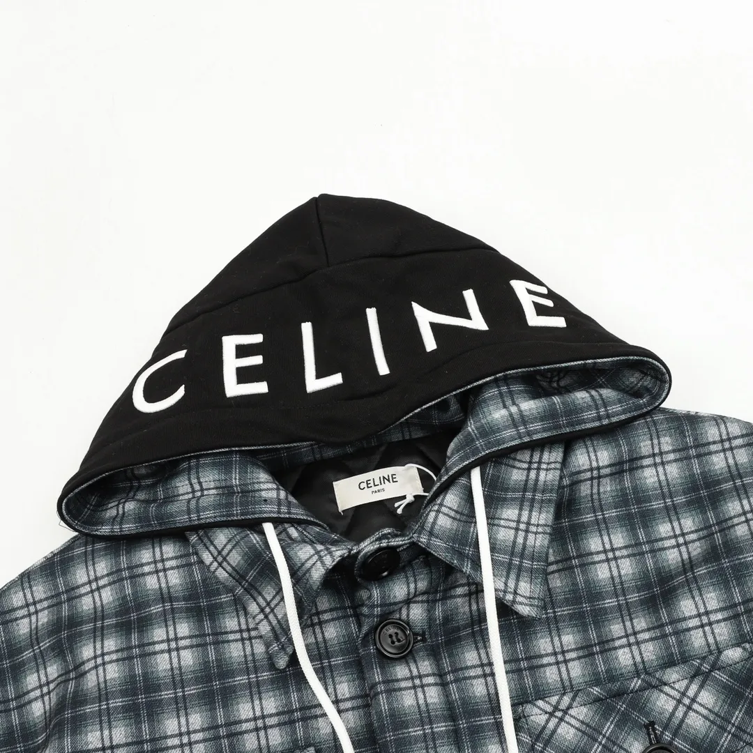 🅿️570 CELINE plaid cashmere hooded cotton jacket is made of high-quality cashmere fabric and has a unique hooded element, which is both practical and beautiful. As a classic element, the plaid pattern, combined with the cashmere fabric, makes the entire garment visually richer and more layered. According to Celine's consistent design concept, this jacket-style shirt has a crisp silhouette and a well-fitting cut, which can well modify the body lines and show the wearer's elegance. Size: XS-L