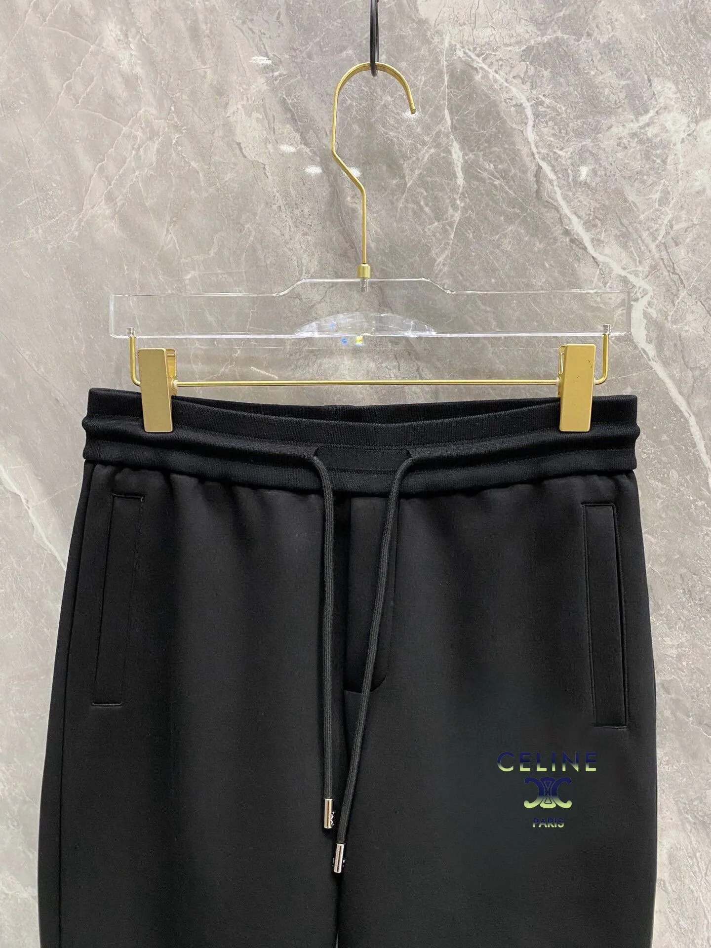 🅿️420 [CELINE Celine] (Gospel for Fatty) hot-selling suit is coming. Focus on the original version of the official website. 2025 new hot-selling cardigan sweater suit. The original order is the best. 🇭🇰The meticulous work of top designers. It is a fitting and perfect upper body effect. All-natural high-quality Roman cotton 100%, close-fitting comfort, noble and elegant! Original hardware embodies elegance and nobility! Counter size: M-5XL (maximum wear up to 220 pounds)