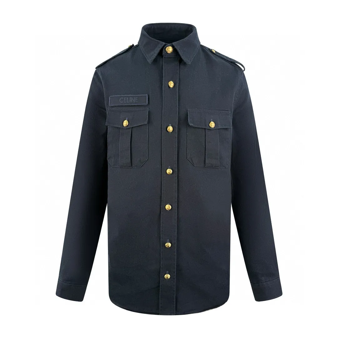 🅿️520 [Exclusive supply] Celine gilt military-style shirt jacket. The original purchase was 15,000 yuan. The fabric is made of custom-made satin and elegant fabric. It is full of texture, natural luster, comfortable and close to the skin. Deep blue, quiet and elegant. It is decorated with gold buttons for the ultimate interpretation of low-key luxury. The eye-catching Celine logo Velcro on the chest has become a distinct imprint of the brand's identity. Every detail exudes unobtrusive nobility. Golden embellishment, the soul of luxury, adopts the imported machine embroidery seal and hemming process, uses advanced computer control systems and precision mechanical components to realize Celine embroidery operations, and then manually attaches the Velcro, so that the Velcro and the armband are fully contacted and bonded. Finally, the imported machine is used to sew the hemming fabric along the embroidery seal (it is time-consuming, laborious and expensive, please see the real seal for details), and the template machine opens the bag. The preset template guides the position, shape and size of the bag opening. The accuracy ensures the quality of the bag opening effect. The fabrics have been fermented and washed, giving a better hand feel and texture. They are not easy to deform, shrink or fade, and maintain long-term beauty. Size:38-39-40-41