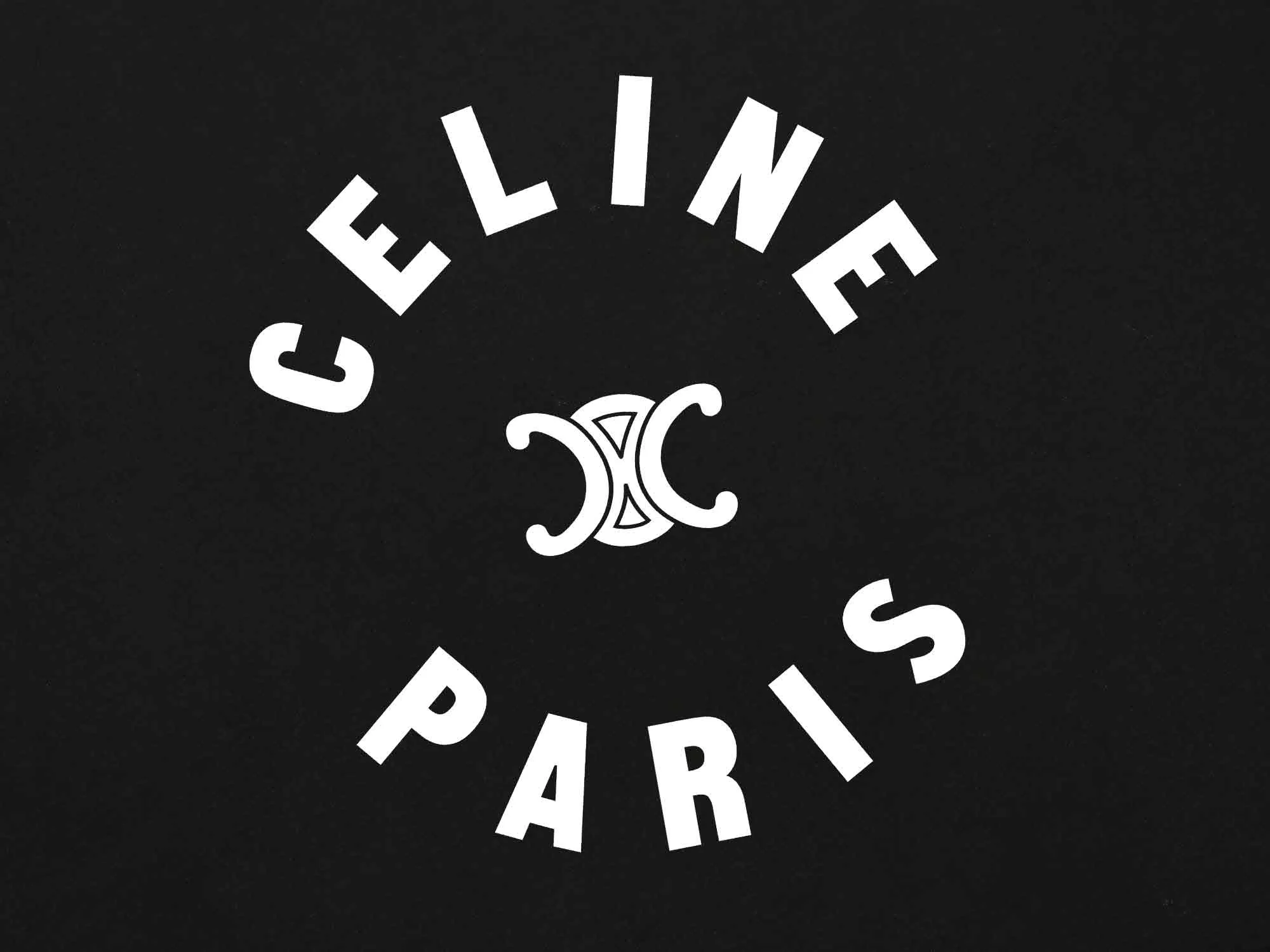 🅿️170 Celin* Celine printed letters‼ ️Short-sleeved T-shirt® *Customized 280g cotton fabric, the fabric is soft, skin-friendly and comfortable *Laminated letter logo on the front *A very simple and elegant one that is unparalleled in terms of upper body comfort, interpreting your luxury and taste, and creating your fashionable charm. ⚠️Washing method: It is recommended to dry clean or wrap the reverse side in a laundry bag and machine wash it quickly in cold water and let it dry naturally! ⚠️ Unisex style 𝐂𝐎𝐋𝐎𝐔𝐑: White Black 𝐒𝐈𝐙𝐄: S-XL