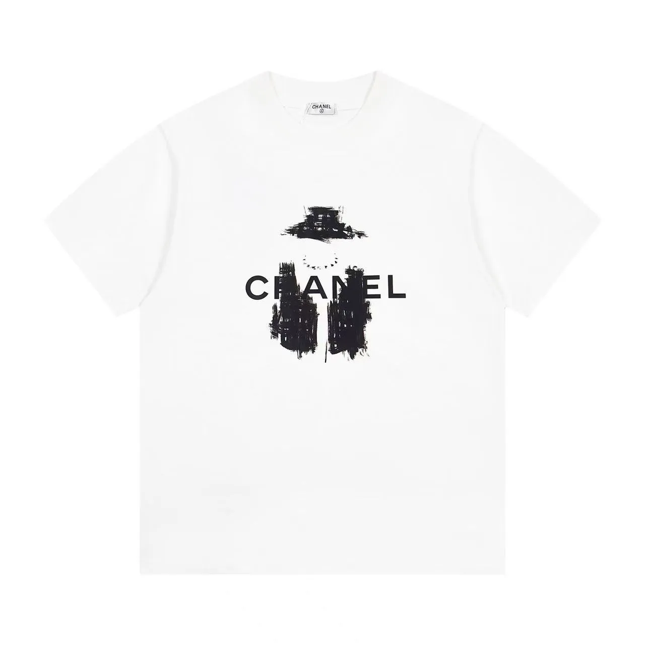 🅿️170 CHanel/Chanel 25ss logo couple style short-sleeved T-shirt. The fabric is 260g double sand pure cotton. It feels very comfortable, fashionable and personalized. It is a super versatile and good-looking T-shirt. It is very suitable for both men and women. It is a must-have for everyone. Packaging, tag, collar label, washed wheat, complete 👍 Color: black, white Size: XS-L