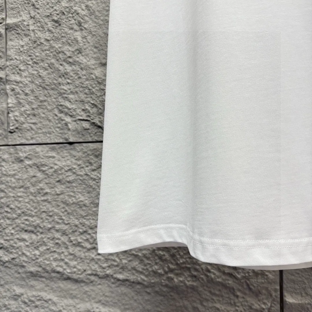 🅿️180 CHANE*Chanel*er 2025 spring and summer new style Classic letter printing Personalized printing on the back Customized double yarn plain cotton fabric Short-sleeved T-shirt Same style for men and women Size: S (90-130 catties) M (120-150 catties) L (140-165 catties) XL (160-180 catties) XXL (180-210 pounds) Color: black white