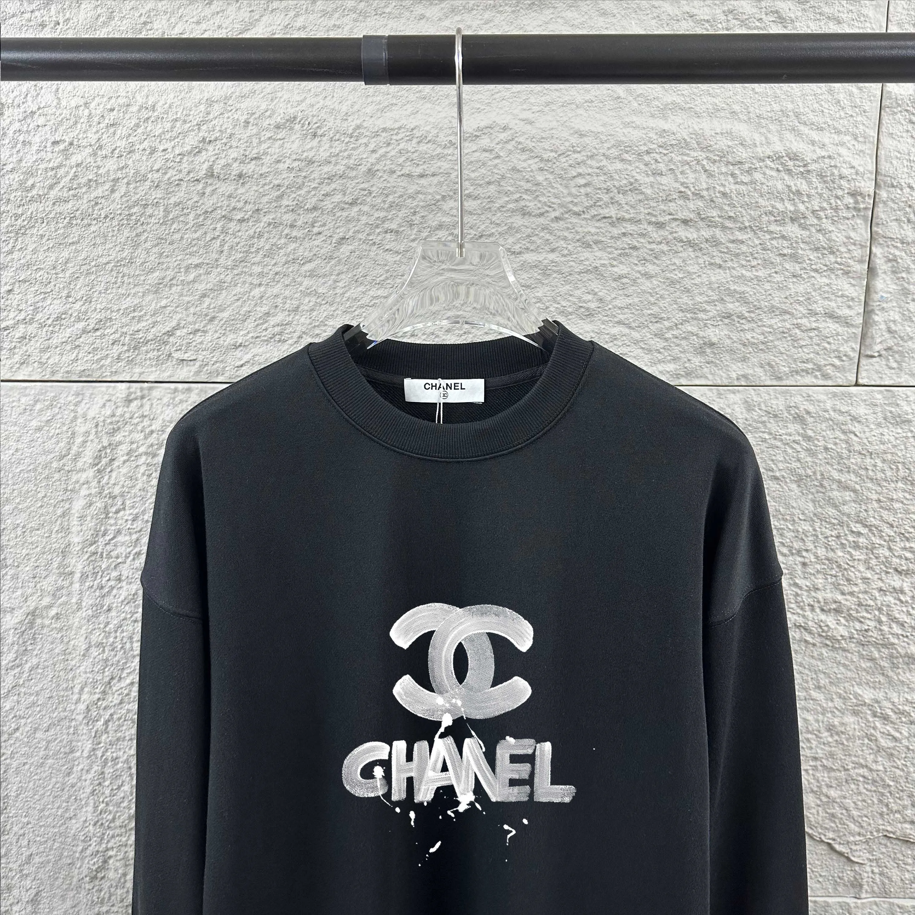 🅿️240 Chane*Chanel*er 2025 early autumn and winter new style Classic letter totem cross black and white print Customized terry fabric Long-sleeved round neck sweatshirt Uniform for men and women Size: S (90-130 pounds) M (120-150 pounds) L (140-165 pounds) XL (160-180 pounds) XXL (180-210 pounds) Color: black white