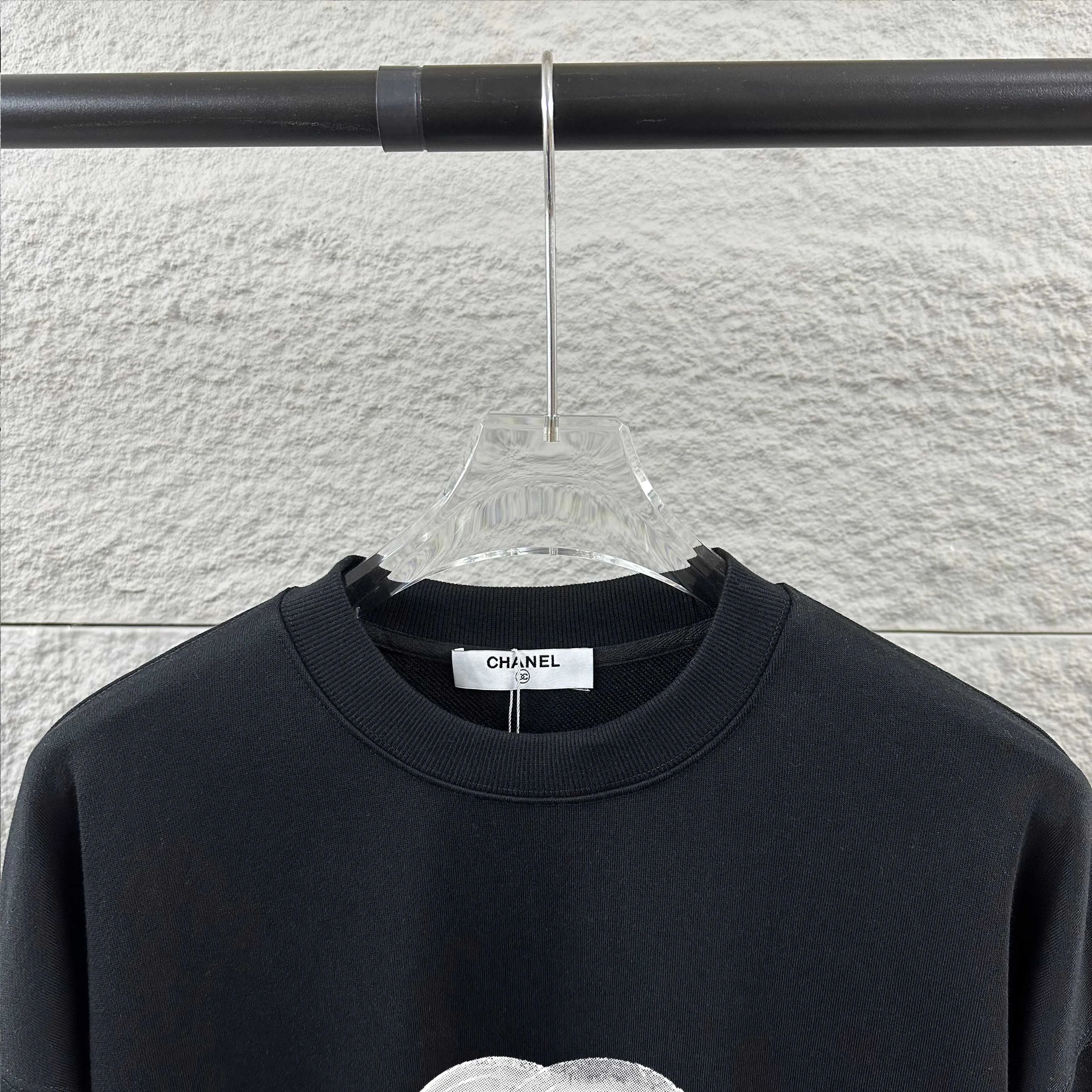 🅿️240 Chane*Chanel*er 2025 early autumn and winter new style Classic letter totem cross black and white print Customized terry fabric Long-sleeved round neck sweatshirt Uniform for men and women Size: S (90-130 pounds) M (120-150 pounds) L (140-165 pounds) XL (160-180 pounds) XXL (180-210 pounds) Color: black white