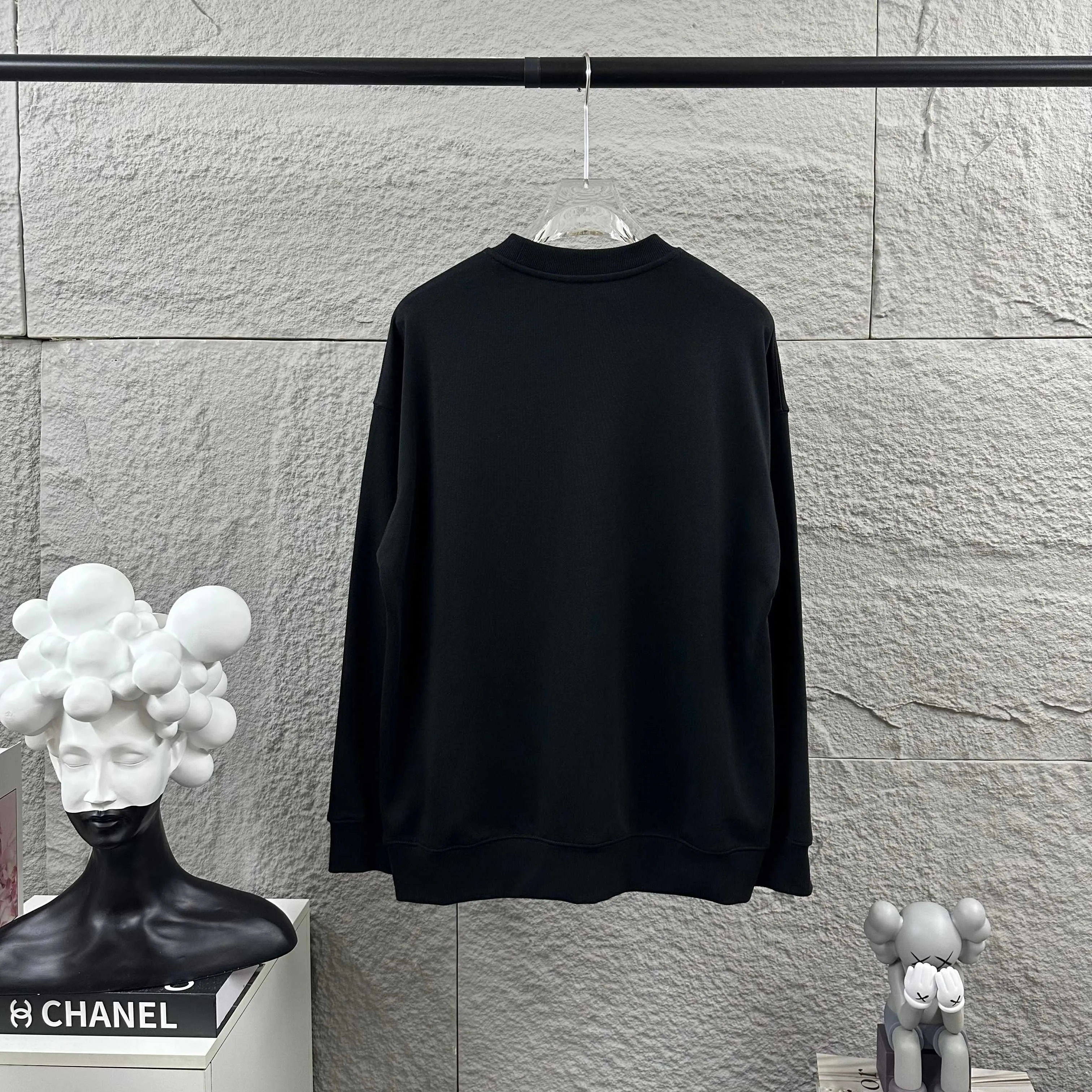 🅿️240 Chane*Chanel*er 2025 early autumn and winter new style Classic letter totem cross black and white print Customized terry fabric Long-sleeved round neck sweatshirt Uniform for men and women Size: S (90-130 pounds) M (120-150 pounds) L (140-165 pounds) XL (160-180 pounds) XXL (180-210 pounds) Color: black white