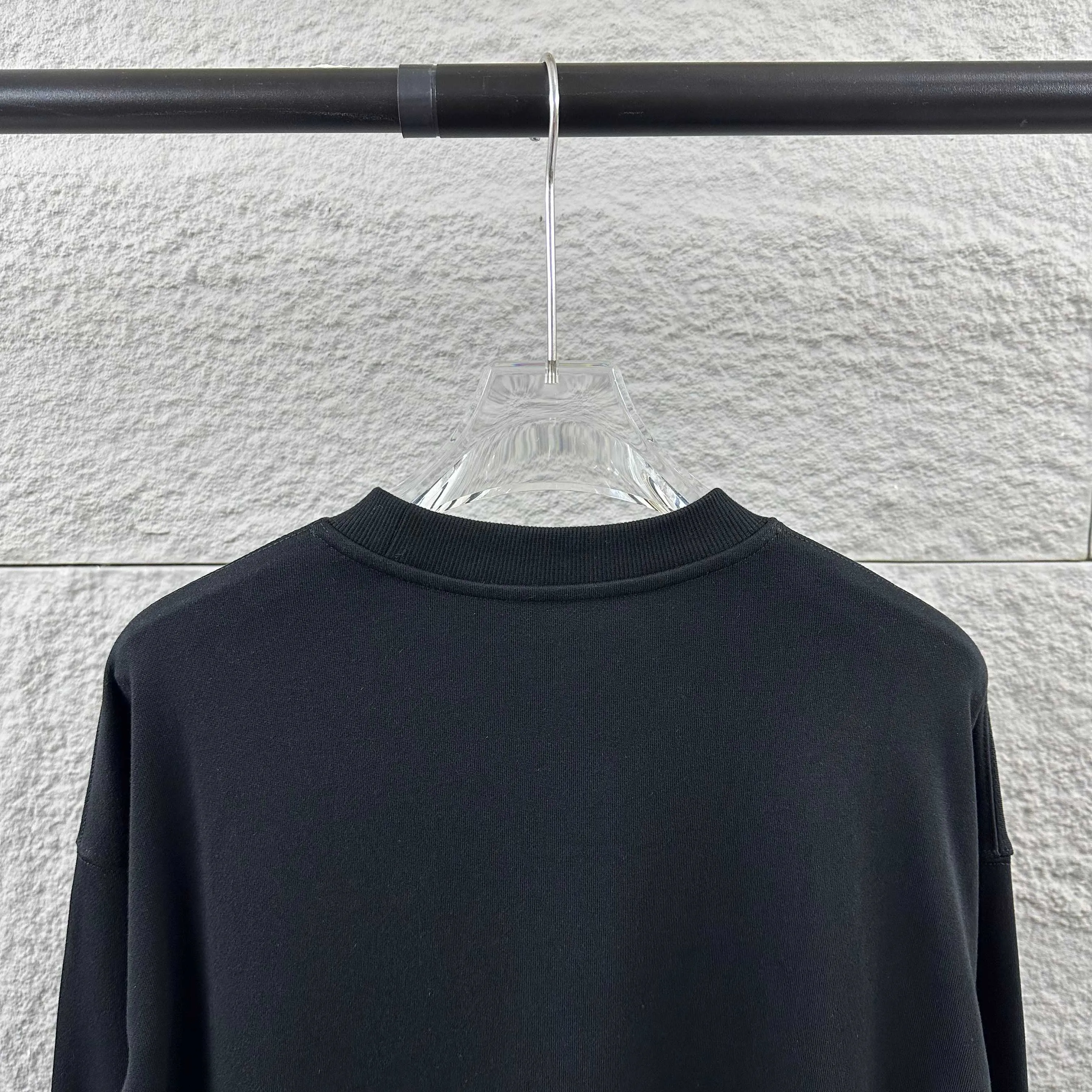 🅿️240 Chane*Chanel*er 2025 early autumn and winter new style Classic letter totem cross black and white print Customized terry fabric Long-sleeved round neck sweatshirt Uniform for men and women Size: S (90-130 pounds) M (120-150 pounds) L (140-165 pounds) XL (160-180 pounds) XXL (180-210 pounds) Color: black white