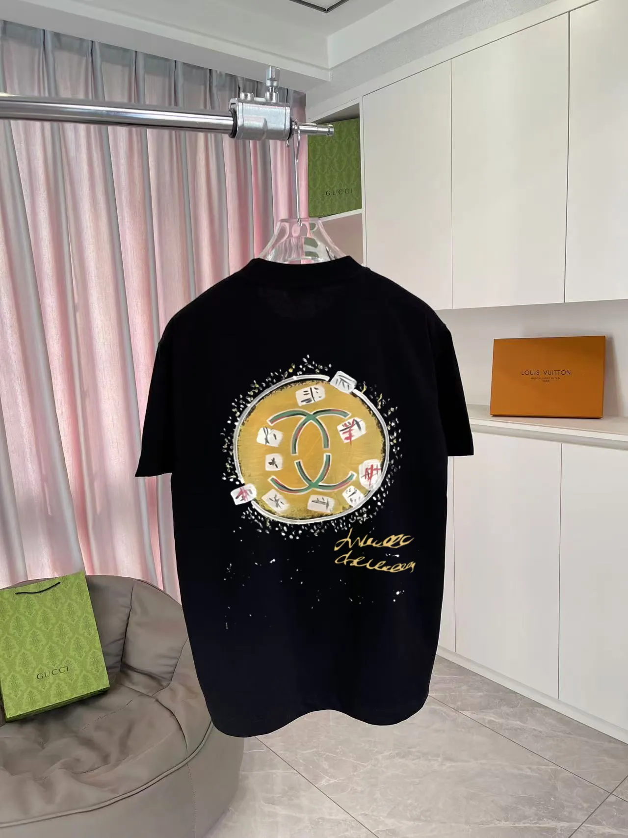 🅿️180 CHANEL 2025 spring and summer new style Double C letter logo printing short-sleeved T-shirt Customized fabric 300g Same style for men and women Size: S M L XL XXL five codes Color: black white pink rose red