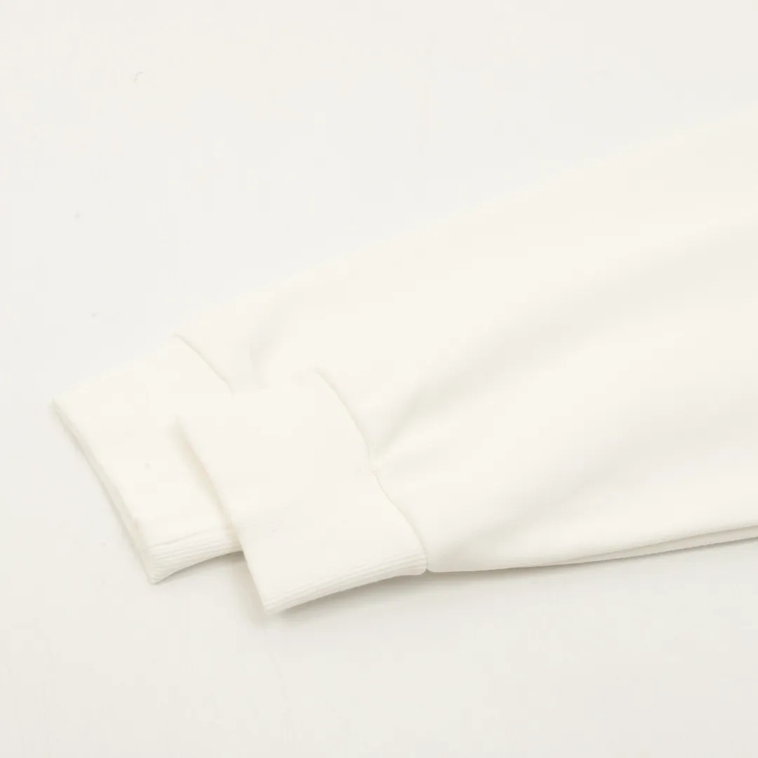 🅿️500 CHANEL 25FW Silicone small label round neck sweatshirt 480g high-grade combed cotton fabric Counter collar label Purchasing grade white thick plate hang tag Original hanging beads Three-dimensional foam printing on the front and back Strong sense of layering Same style for men and women Couple style Oversize version Loose Size: S-XL