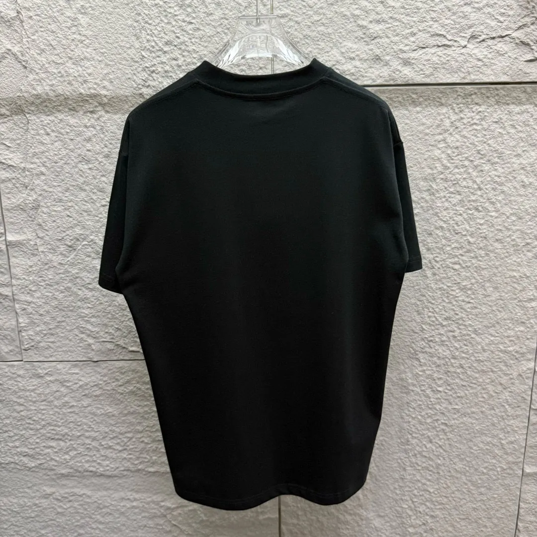 🅿️180 CHANE*Chanel*er 2025 spring and summer new style, classic letter small embroidery, customized double yarn plain cotton fabric, short-sleeved T-shirt, same style for men and women. Size: S (90-130 catties) M (120-150 catties) L (140-165 catties) XL (160-180 catties) XXL (180-210 catties) Color: black white