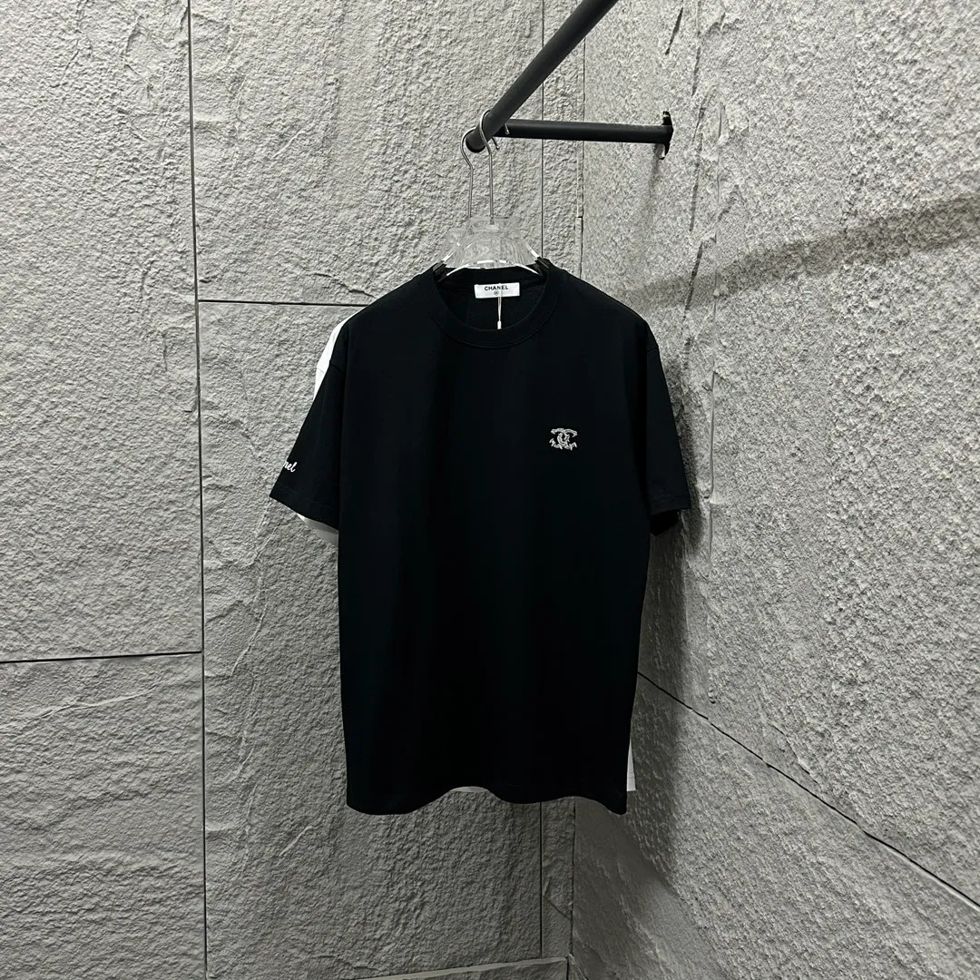 🅿️190 CHANE*Chanel*er 2025 spring and summer new style Classic bamboo letter embroidery Personalized three-dimensional silicone armband Customized double yarn plain cotton fabric Short-sleeved T-shirt Unisex Size: S (90-130 catties) M (120-150 catties) L (140-165 catties) XL (160-180 catties) XXL (180-210 pounds) Color: black white