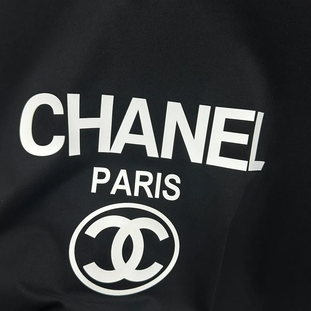 🅿️180 CHANE*Chanel*er 2025 spring and summer new style Classic totem paris letters Three-dimensional silicone technology Customized double yarn plain cotton fabric Short-sleeved T-shirt Unisex Color: Black White Size: S (90-130 pounds) M (120-150 pounds) L (140-165 pounds) XL (160-180 pounds) XXL (180-210 pounds)