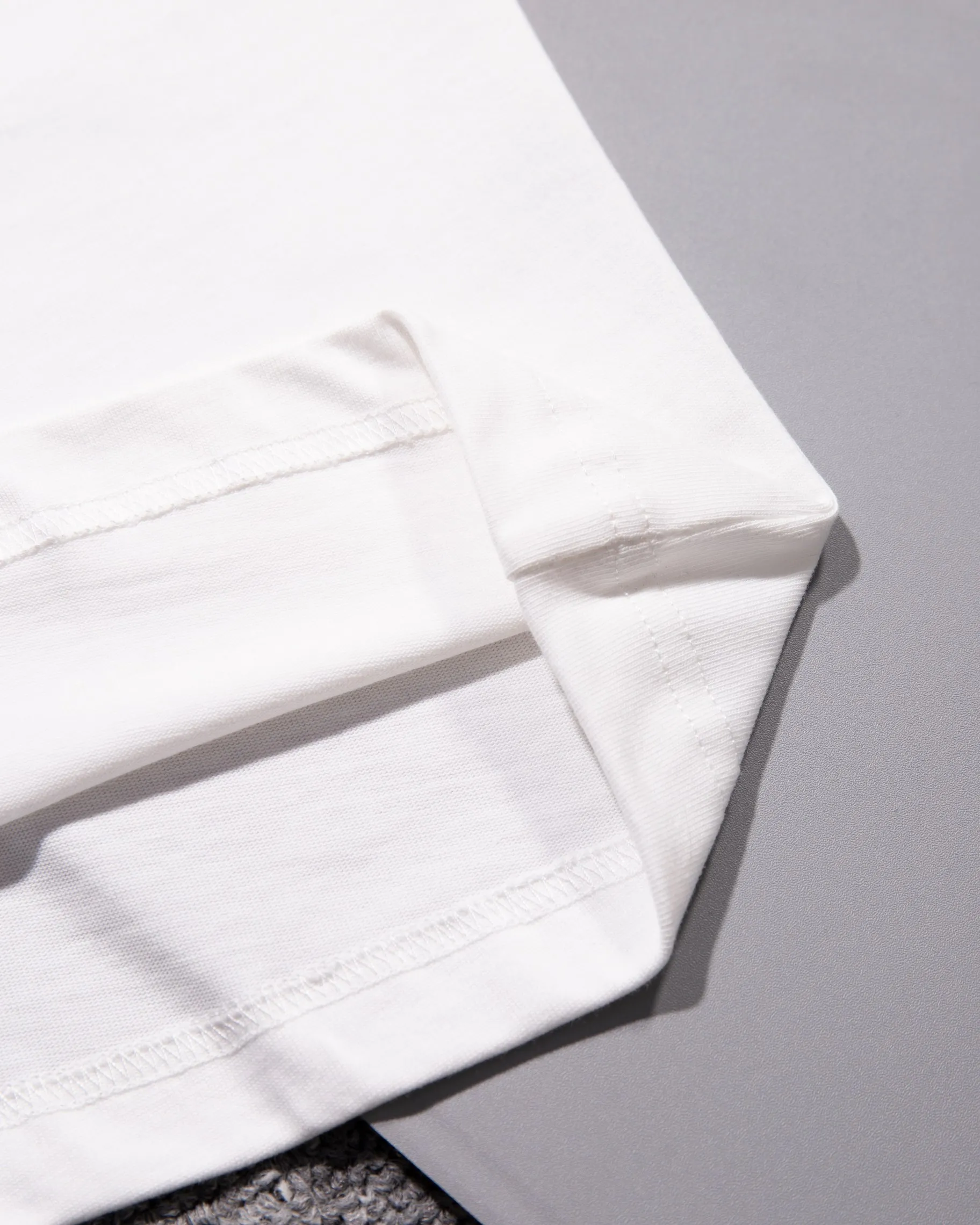 🅿️210 CHANEL Round neck short-sleeved T-shirt, towel embroidered letter LOGO🪡 small label logo, official synchronization, 1:1 original mold opening, fashion personality, versatile trend, pure original quality, original washed fabric, tag, collar label, washed wheat, three complete labels, color: black, white. Size: S M L XL
