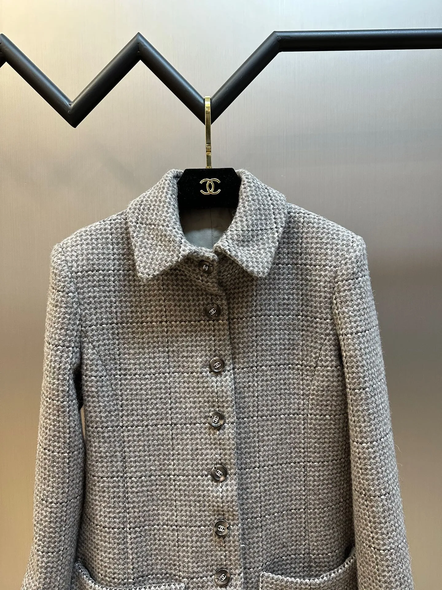 🅿️1400 Chanel tweed jacket, the same style as G-Dragon~ Customized high-end floral gray, plaid lapel small fragrant long coat, matched with a belt, high-end temperament!  size: 36.38.40