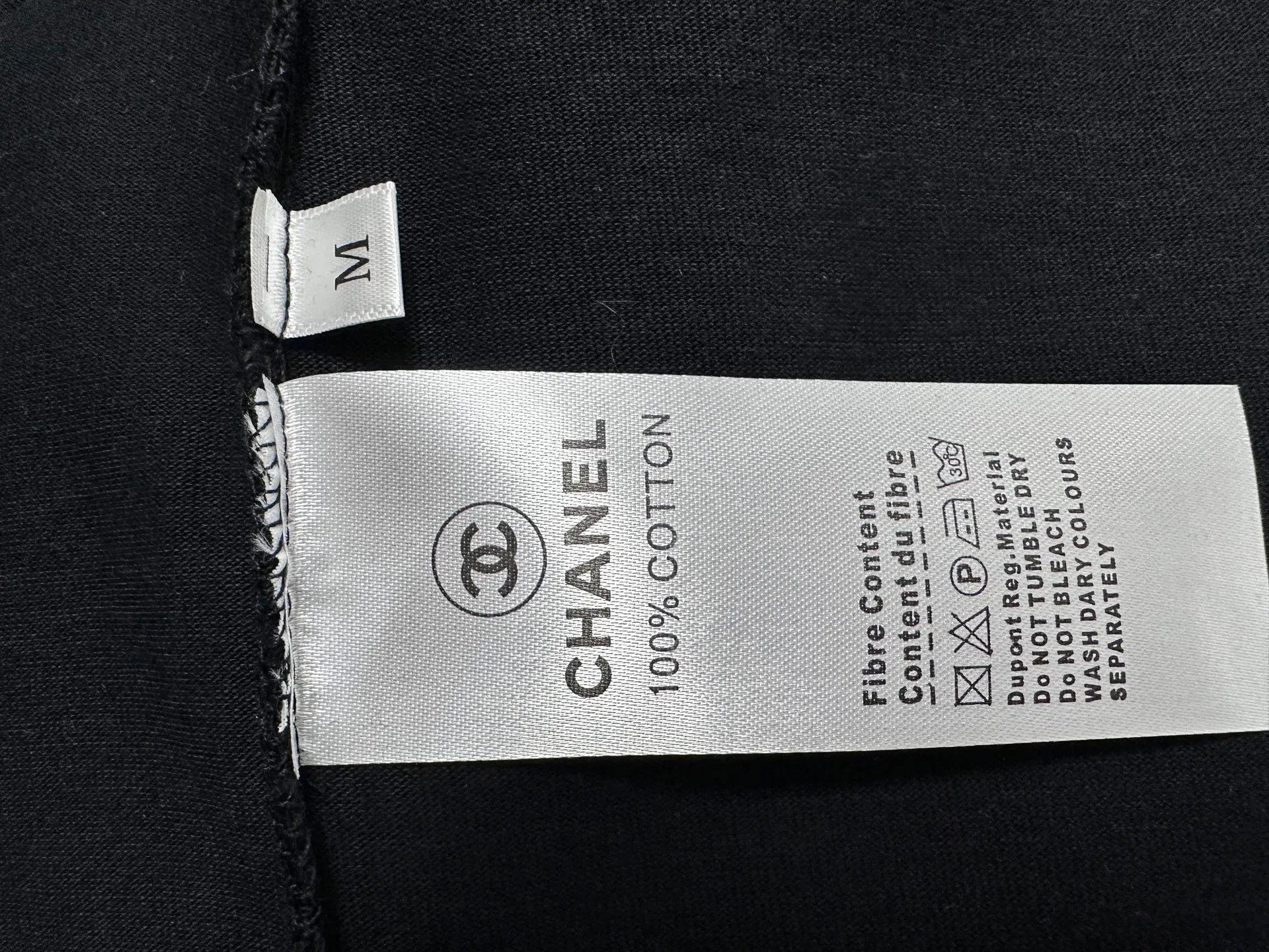 🅿️180 【ChaneL】Xiaoxiangfeng 25ss new round neck T-shirt. Pure cotton fabric, washed, soft and skin-friendly. The workmanship is meticulous, the thickness is moderate, the shape is simple and refined, independent and elegant. The same style for men and women, loose fit, fashionable and versatile for all ages. Color: Black White Size: S-XL