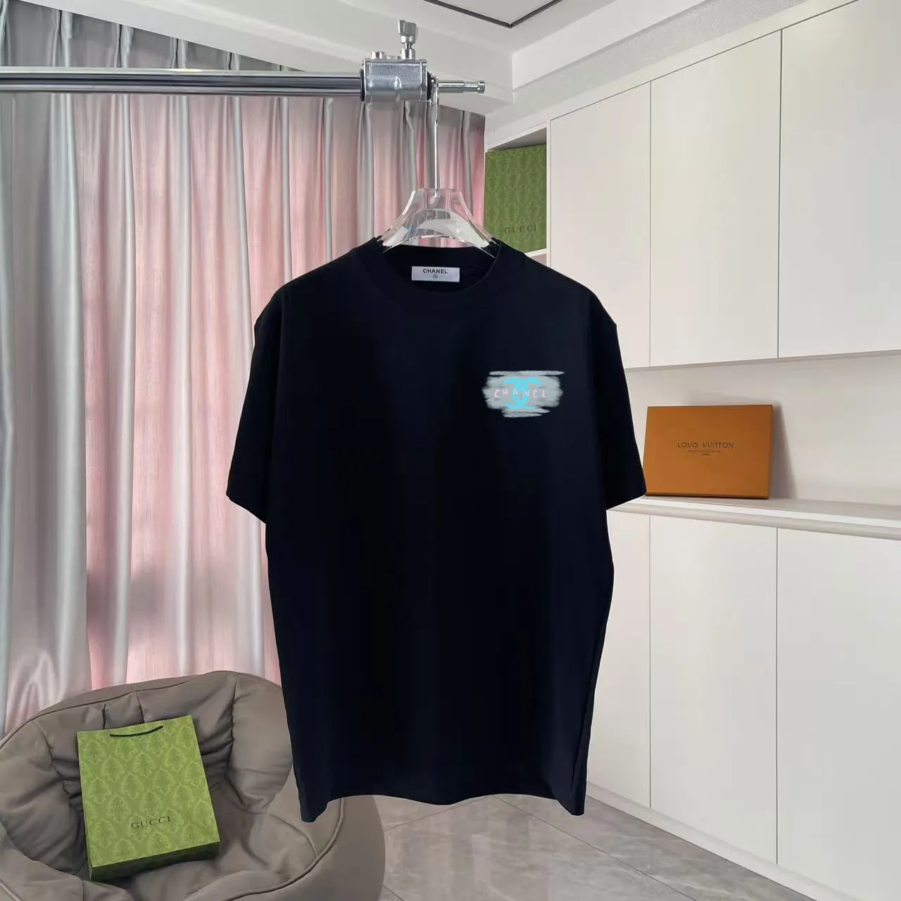 🅿️170 CHANE* Xiaoxiang 2025 autumn new style Double C letter logo printing short-sleeved T-shirt Customized fabric 300g Same style for men and women Size: S M L XL XXL Five codes Color: Black White Paste Green Pink