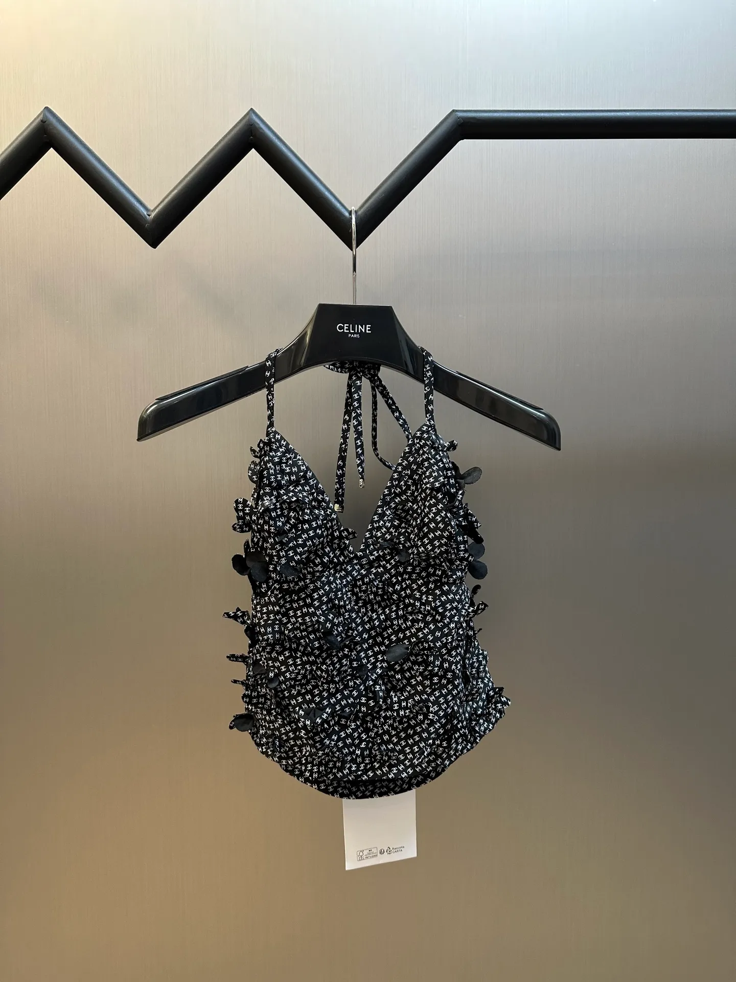 A set 🅿️920 (the set is not sold separately) Chanel beach style floral suit with small suspenders and short skirt, heavy craftsmanship, each flower is sewn by hand!  size：s m l