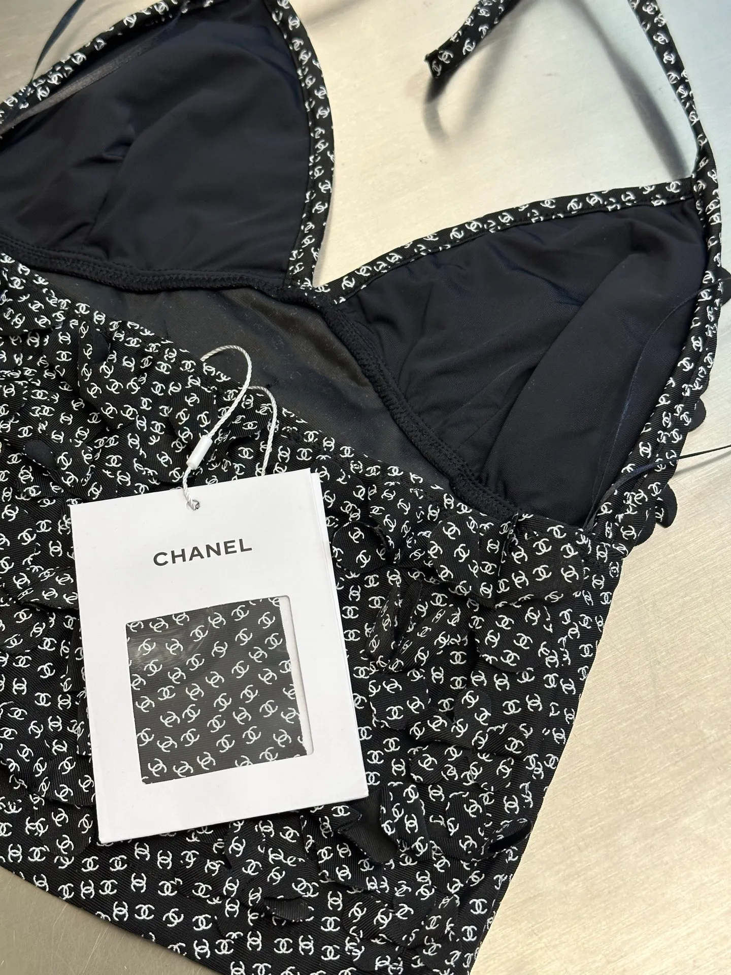 A set 🅿️920 (the set is not sold separately) Chanel beach style floral suit with small suspenders and short skirt, heavy craftsmanship, each flower is sewn by hand!  size：s m l