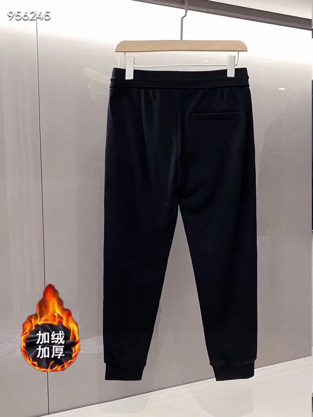 🅿️460 brand [CHANEL Chanel] (velvet and thickened) 2025 autumn and winter new products, stars’ favorite fashion-flavored casual suits, clean and neat tailoring, full of urban style. Made of high-quality custom-made fabrics, the inner warmth is excellent, the hand feels soft and dry, and the upper body effect is crisp and stylish. The three-dimensional cutting process and the pattern are all of high standards, and the silhouette version has the right benefits! It is not tight at all, and you feel good when you put it on. So many top-quality raw materials create high-end products with unparalleled value. It is the first choice for high-end fashion people. (Size: M-4XL can wear up to 200 pounds)