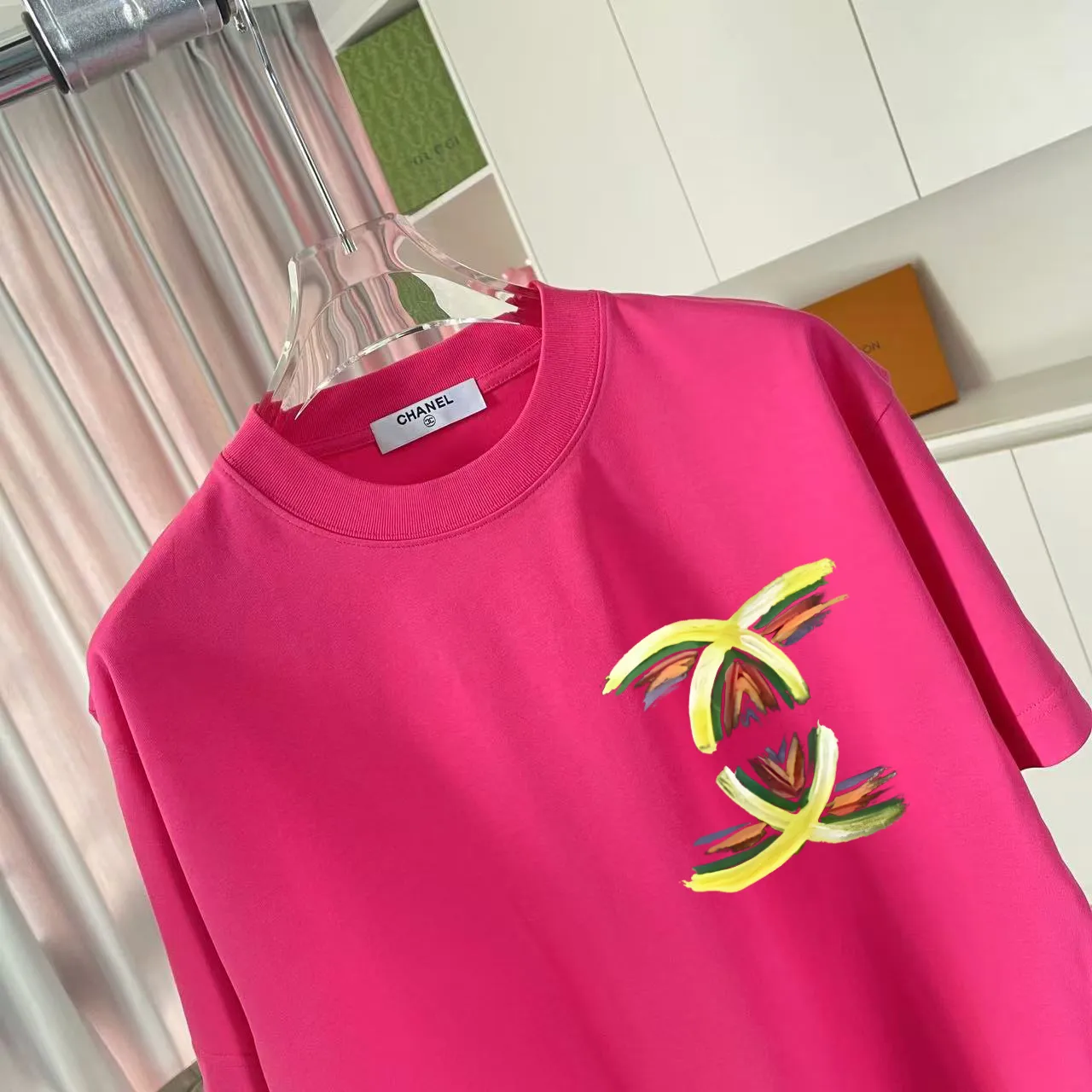 🅿️180 CHANEL 2025 spring and summer new style Double C letter logo printing short-sleeved T-shirt Customized fabric 300g Same style for men and women Size: S M L XL XXL five codes Color: black white pink rose red