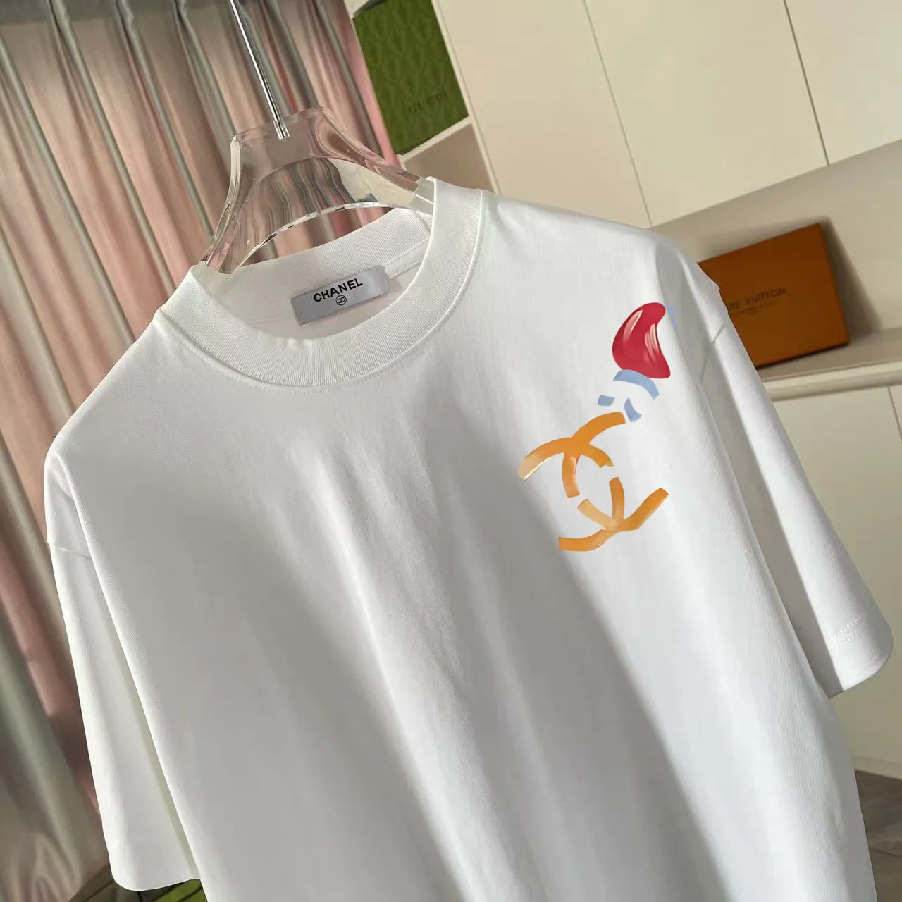 🅿️180 CHANEL 2025 spring and summer new style Double C letter logo printing short-sleeved T-shirt Customized fabric 300g Same style for men and women Size: S M L XL XXL five codes Color: black white pink rose red