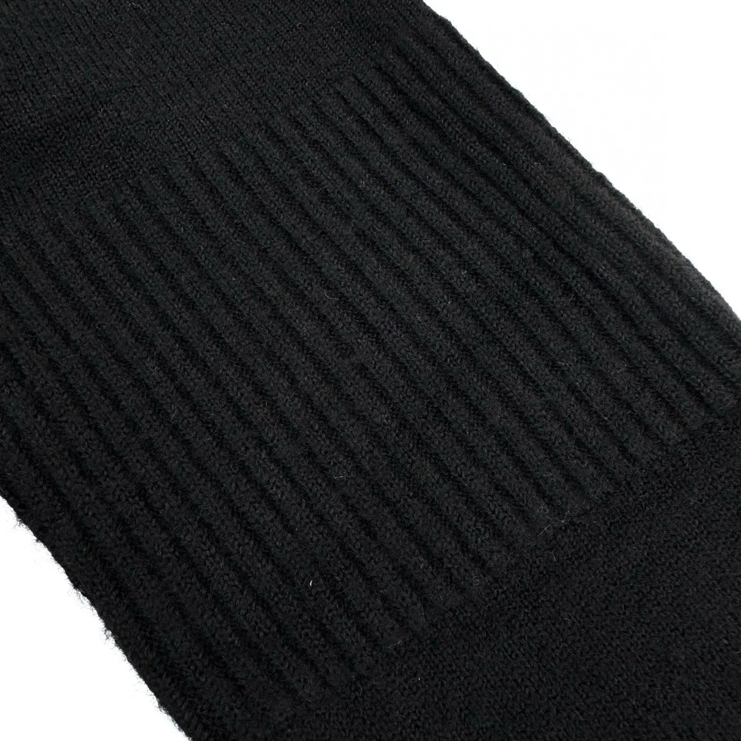 🅿️500 [Exclusive supply] Chanel schoolbag button crew neck sweater (black) The fabric is made of custom-woven floral velvet with wool fabric. It has a natural luster and is soft and skin-friendly. It is based on deep black. It is not noisy but has its own light. The shoulders are cleverly integrated into the iconic Chanel schoolbag button design. It is like a smart musical note. It injects a luxurious soul into the simple silhouette. It fits the body lines with a lazy yet elegant posture. It is more calm and restrained under the black rendering. It forms an elegant scenery by itself, using three-dimensional seams. It uses specific sewing methods at the seams to make clothes more three-dimensional and fit the body. The workmanship is cumbersome and complex, and manual sewing machines are required to start and nail the buttons. Precisely start the needle at the starting point of the buttons. Use high-quality needle threads and special sewing machines to sew at a constant speed along the preset path to maintain uniform strength. Ensure beautiful seams, and soften and deodorize the garments through washing. The clothes are deeply cleaned and deodorized through professional washing equipment and specific detergents. Improves the feel and appearance of clothing. Size:38-40-42-44-46