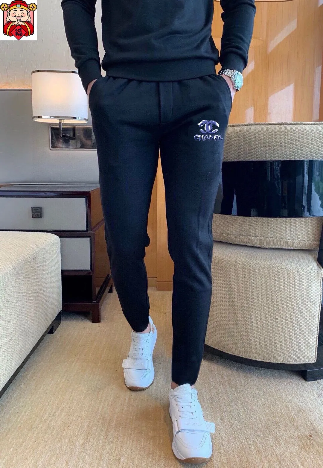 🅿️380 [CHANEL Chanel] (Gospel for Fatty) hot-selling suit is coming. Focus on the original version of the official website. 2025 new hot-selling sweatshirt suit. The original order is the best. 🇭🇰The meticulous work of top designers. Just for a fitting and perfect upper body effect. All-natural high-quality Roman cotton 100%, close-fitting comfort, noble and elegant! Original hardware embodies elegance and nobility! Counter size: M-5XL (maximum wear up to 220 pounds)
