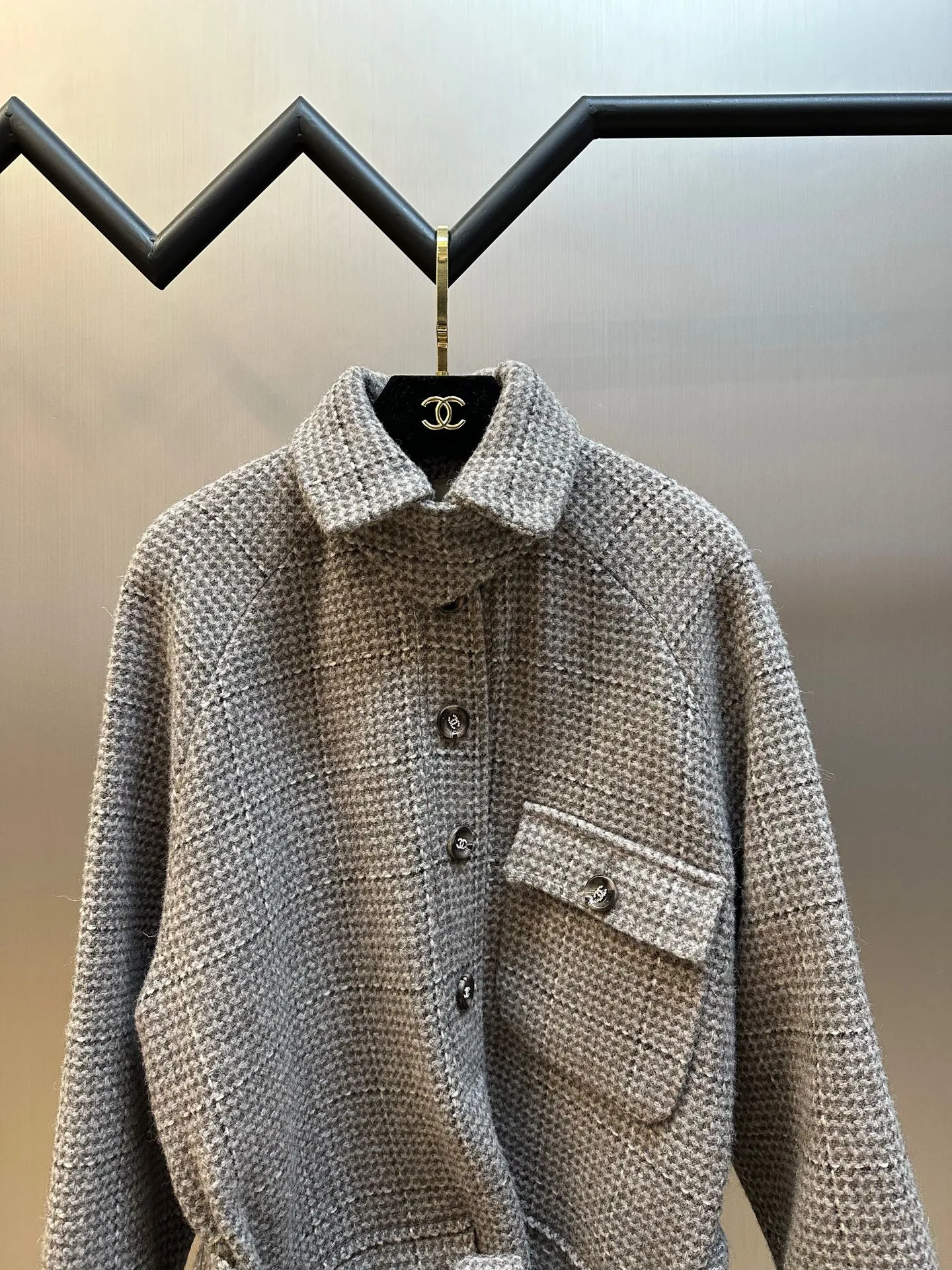 🅿️1440 Chanel tweed jacket, the same style as G-Dragon~ Customized high-end floral gray, plaid lapel small fragrant long coat, matched with a belt, high-end temperament!  size: 36.38.40
