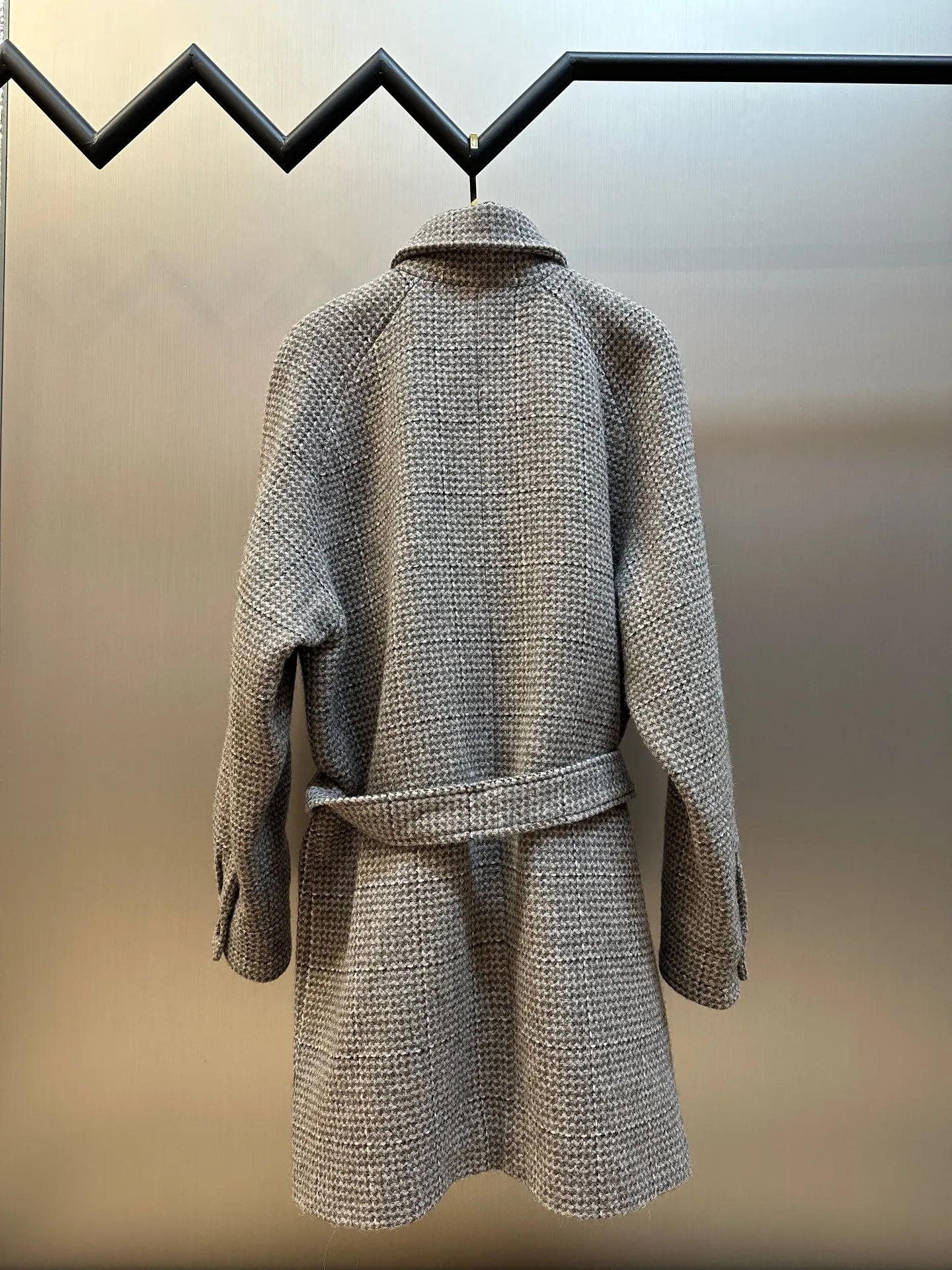 🅿️1440 Chanel tweed jacket, the same style as G-Dragon~ Customized high-end floral gray, plaid lapel small fragrant long coat, matched with a belt, high-end temperament!  size: 36.38.40