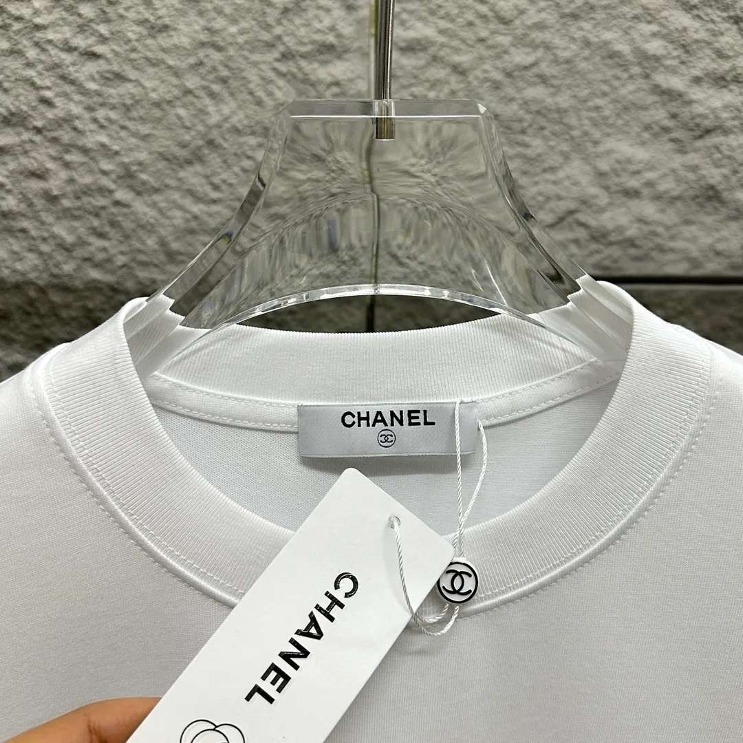 🅿️190 CHANE*Chanel*er 2025 spring and summer new style Classic bamboo letter embroidery Personalized three-dimensional silicone armband Customized double yarn plain cotton fabric Short-sleeved T-shirt Unisex Size: S (90-130 catties) M (120-150 catties) L (140-165 catties) XL (160-180 catties) XXL (180-210 pounds) Color: black white